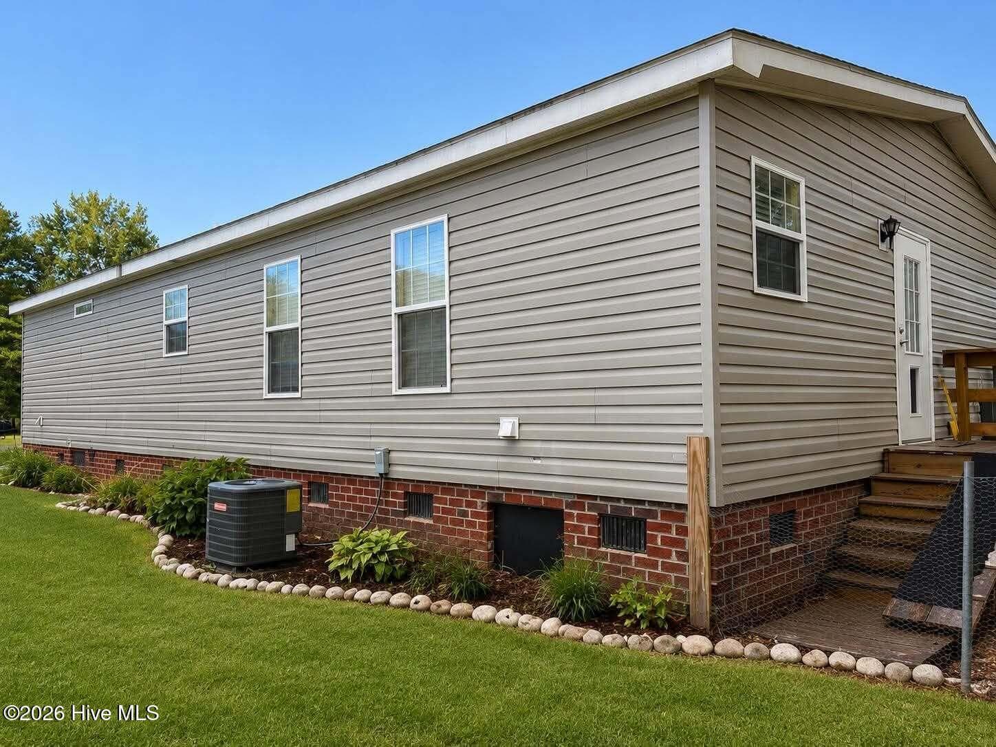 Manufactured Home at 250 Taylor Mill Road, Eure, NC 27935, photo 5 of 19