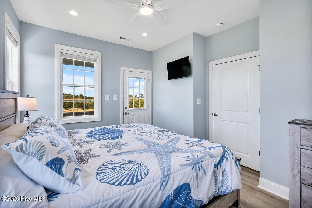 Guest bedroom 3rd floor - 246 Grandview Drive, Sneads Ferry, NC 28460