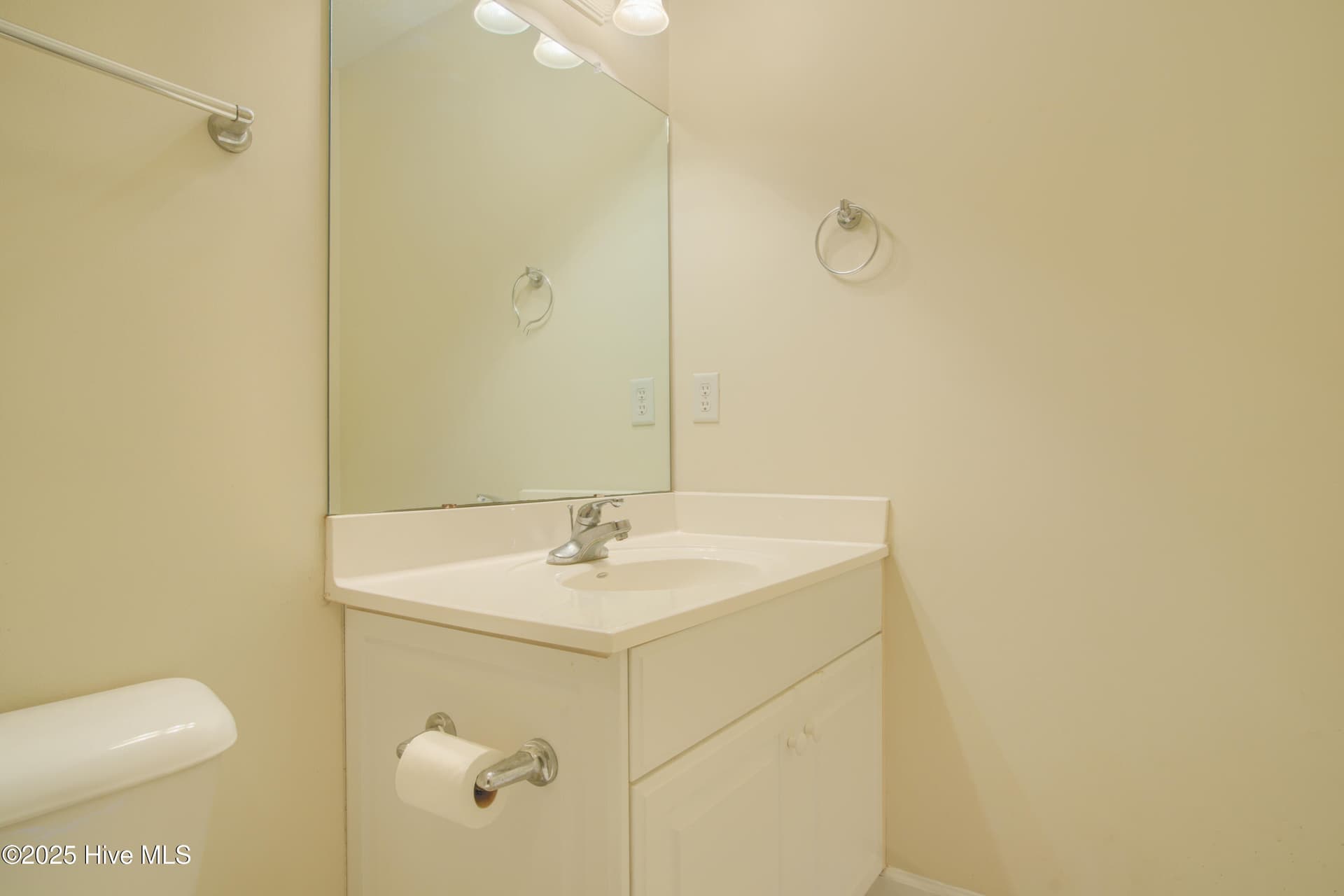 Townhouse at 113 Tillett Lane, Sneads Ferry, NC 28460, photo 25 of 29