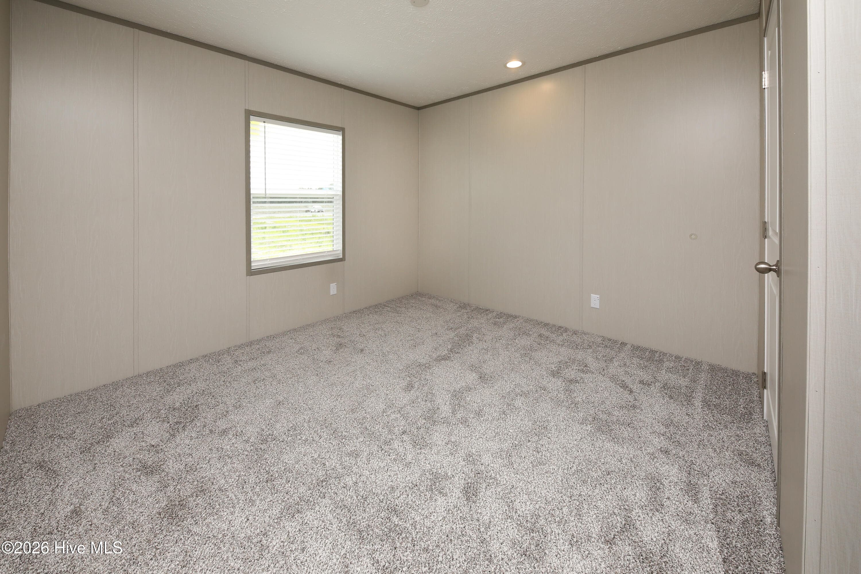Manufactured Home at 432 Hopewell Road, Edenton, NC 27932, photo 4 of 4