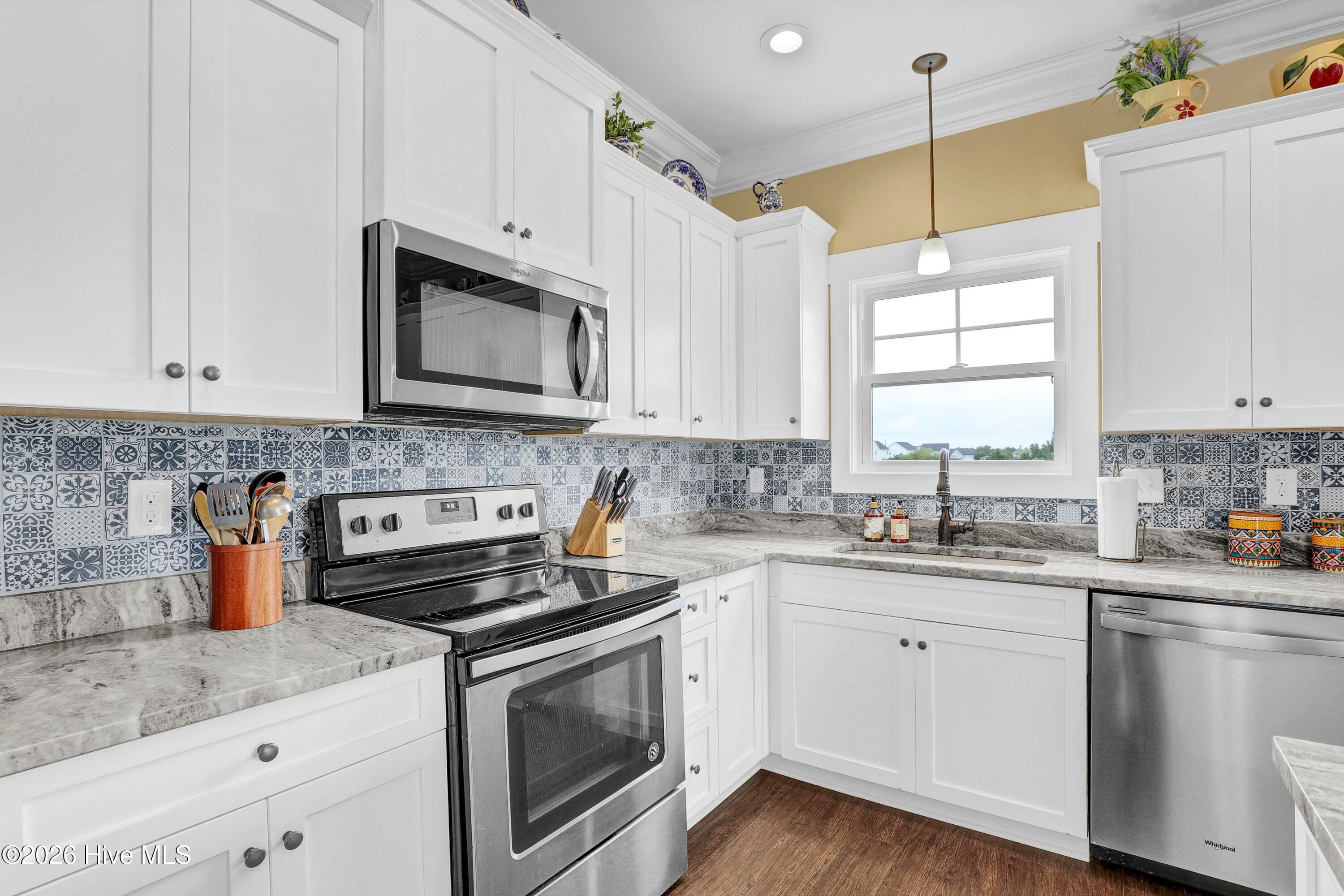 Single Family Residence at 440 Elgin Road, Hubert, NC 28539, photo 13 of 34
