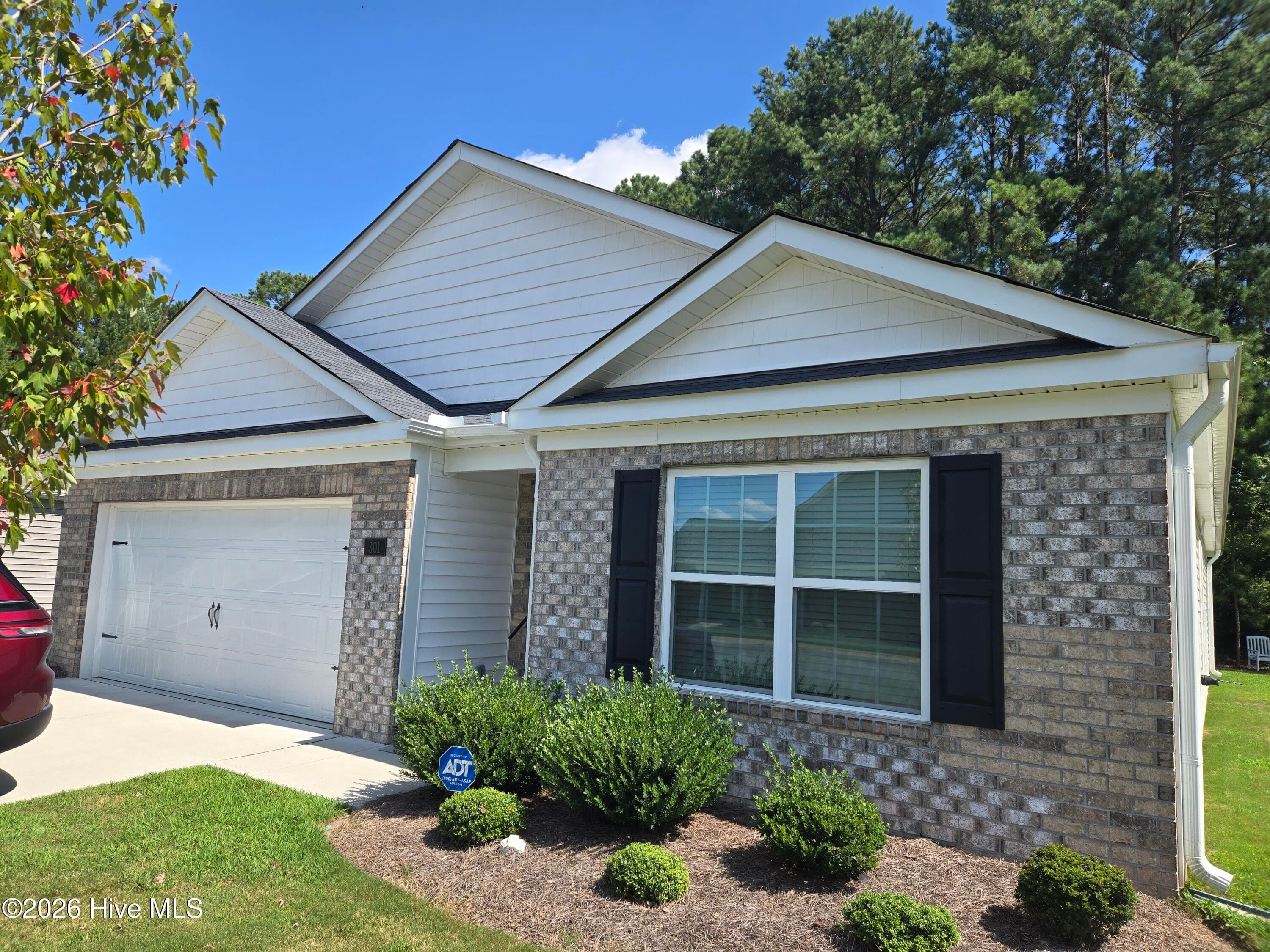 Single Family Residence at 301 Stratton Place, Washington, NC 27889, photo 2 of 12
