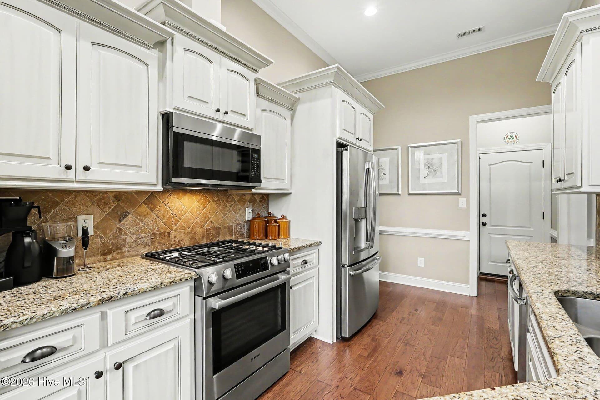 Kitchen with gas stove - 1404 Sunset Drive, Goldsboro, NC 27534