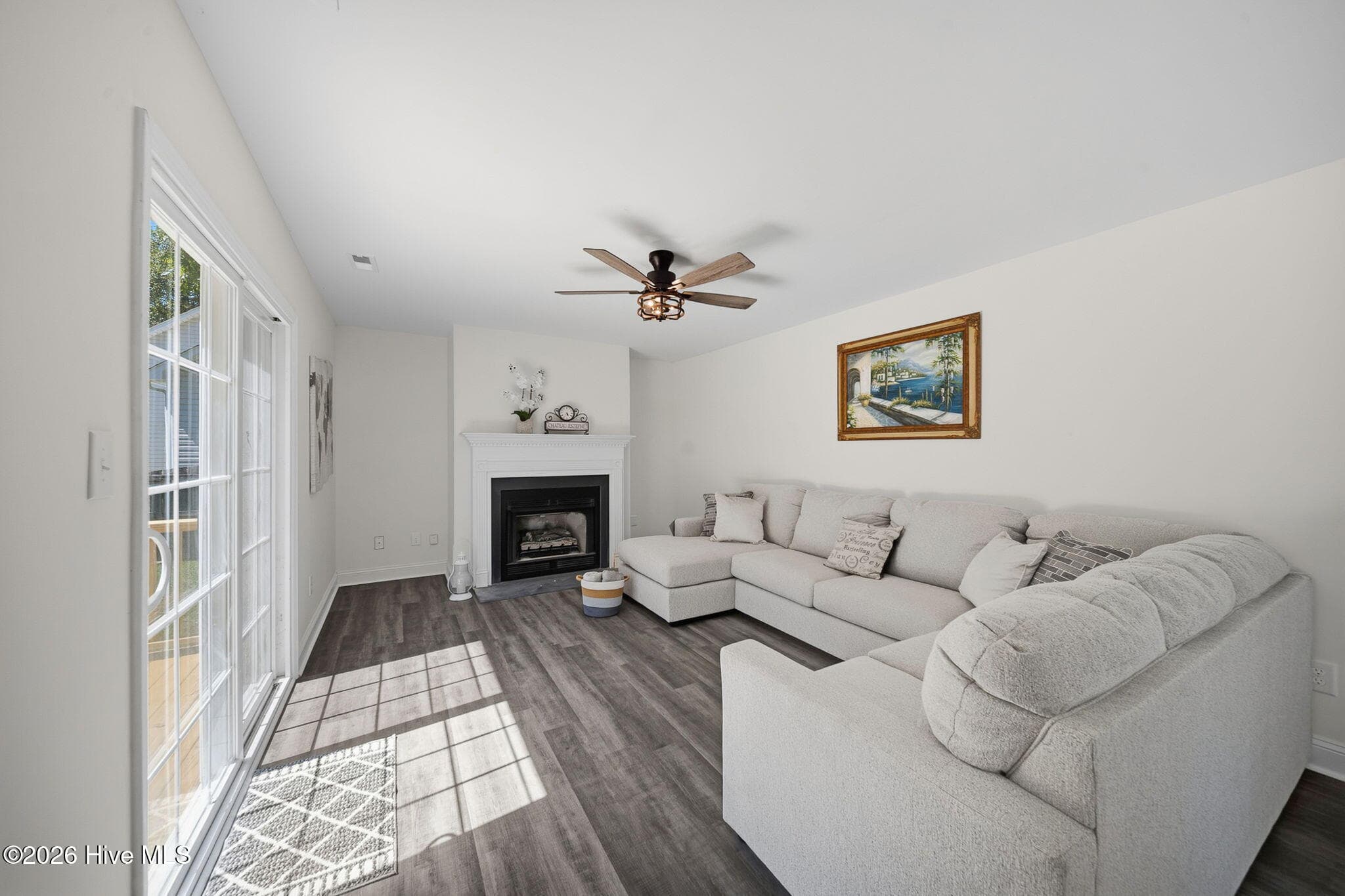 Single Family Residence at 112 Orkney Drive, Jacksonville, NC 28540, photo 14 of 42