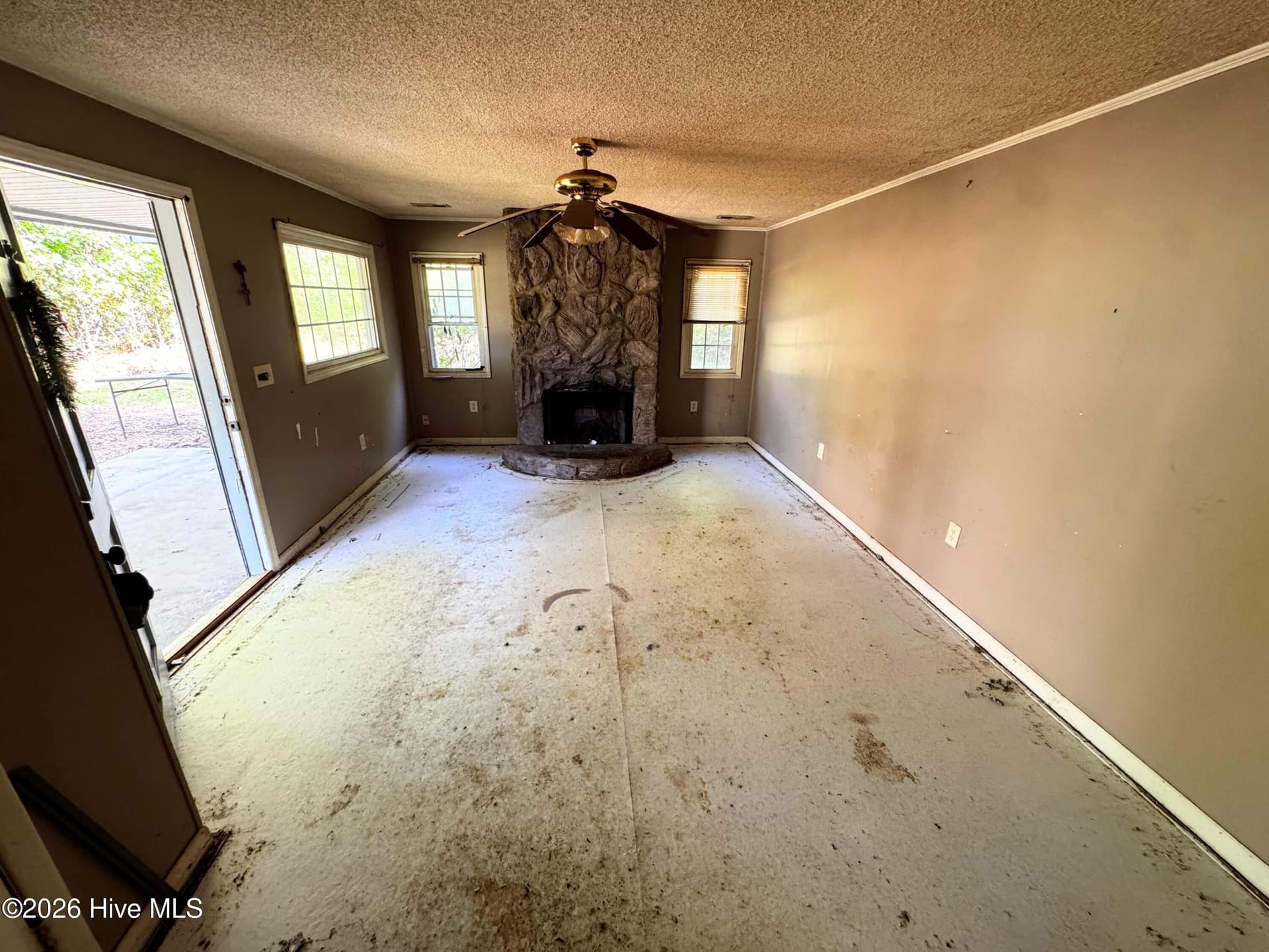Single Family Residence at 739 Sloop Point Road, Hampstead, NC 28443, photo 2 of 32