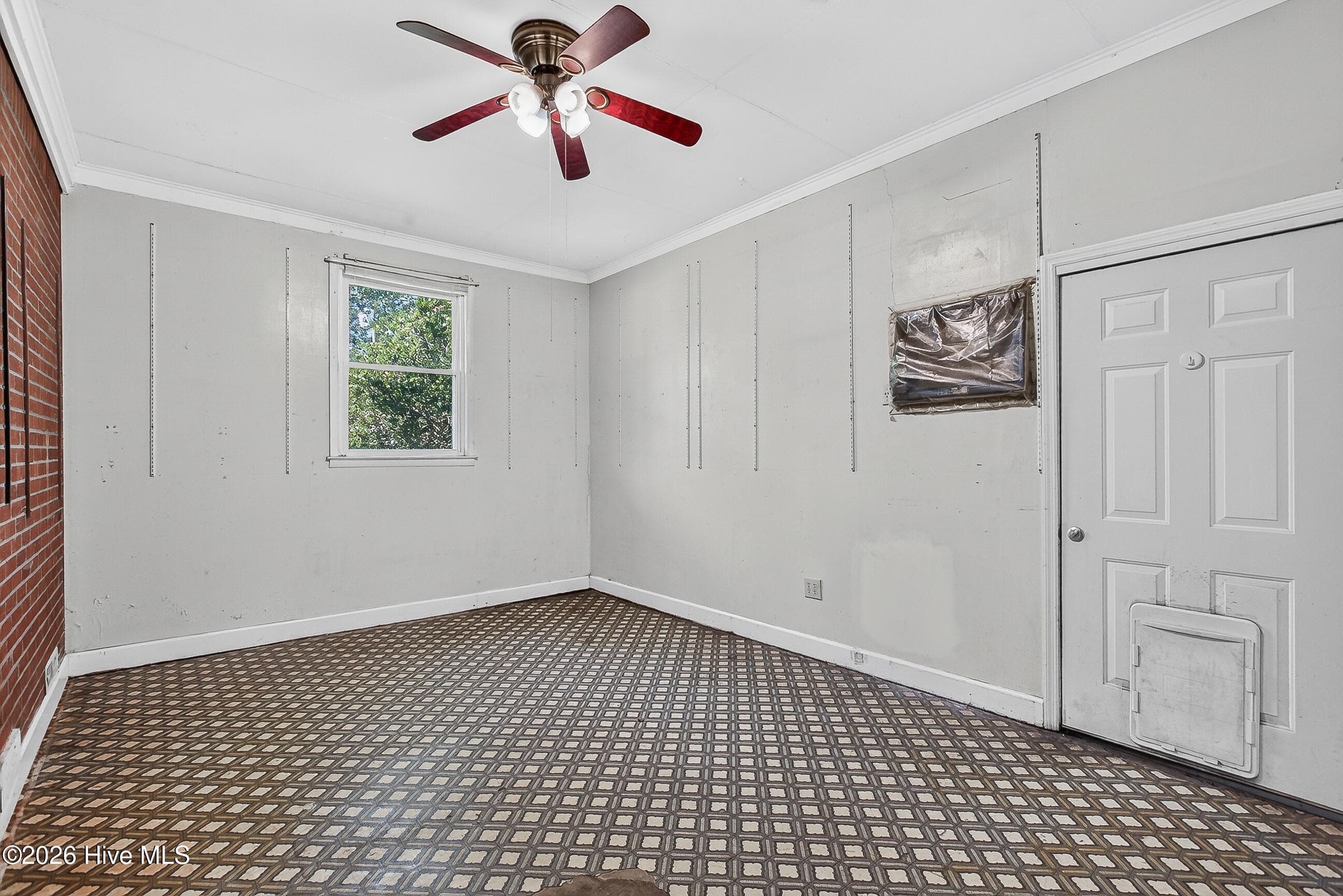Single Family Residence at 115 Shamrock Drive, Jacksonville, NC 28540, photo 6 of 38