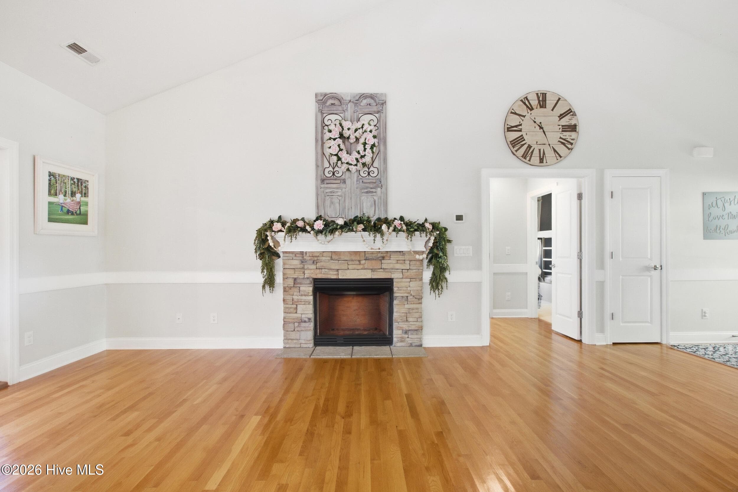 Living Room - 920 Crooked Creek Drive, New Bern, NC 28560