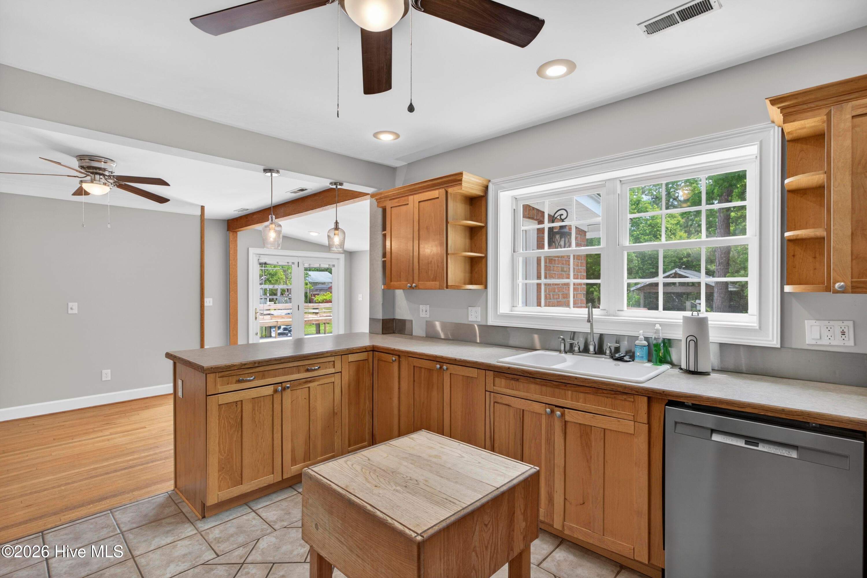 Single Family Residence at 575 Island Creek Road, Rocky Point, NC 28457, photo 35 of 53