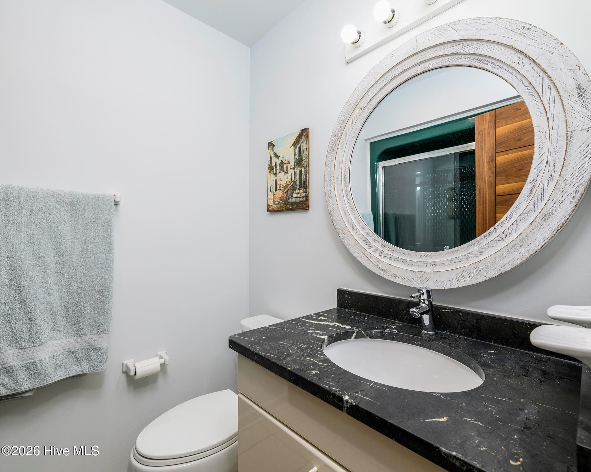 Full Bathroom Between Upstairs Bedrooms - 228 Drake Landing, New Bern, NC 28560