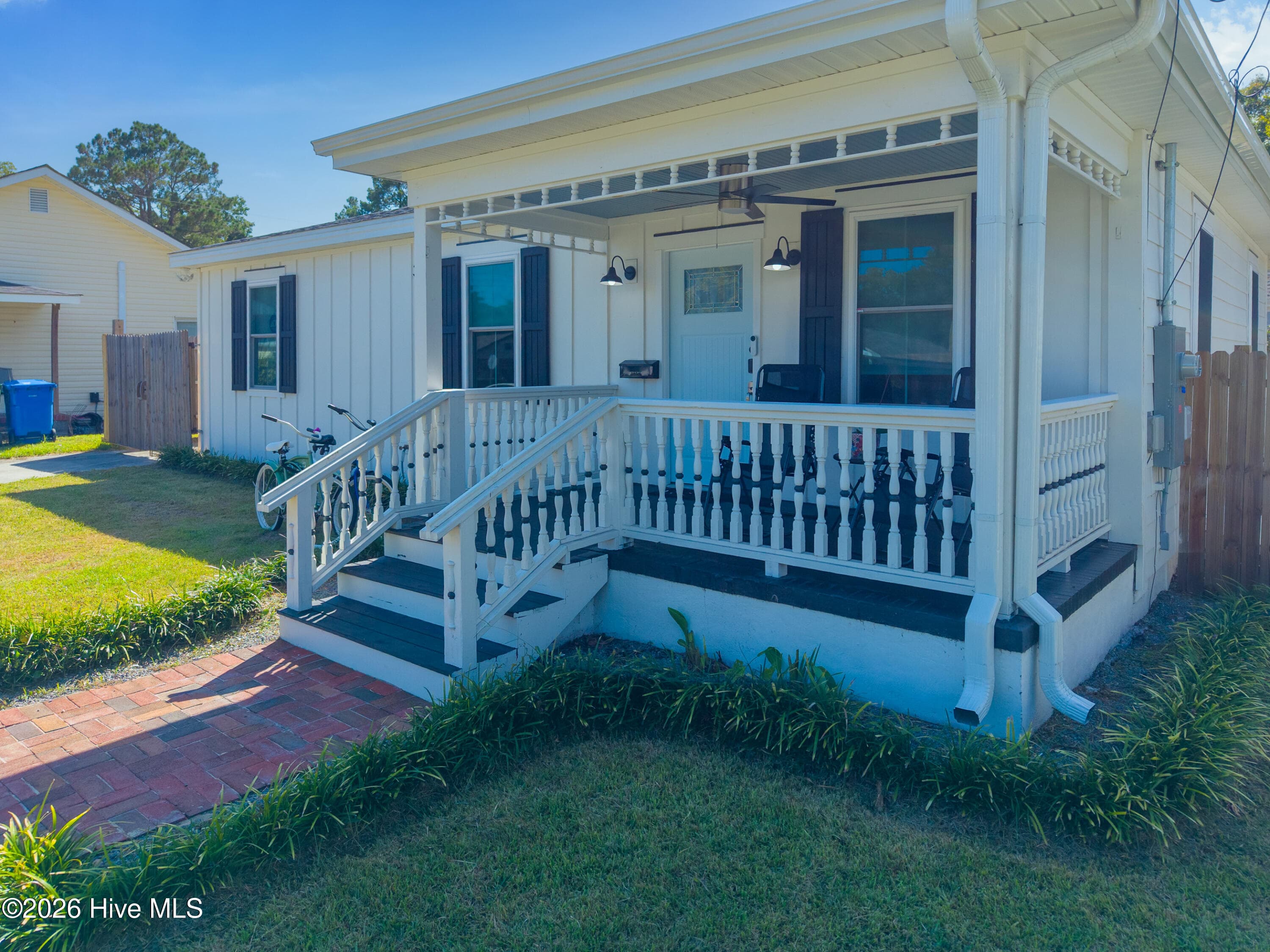 Single Family Residence at 312 S 14th Street, Wilmington, NC 28401, photo 3 of 39