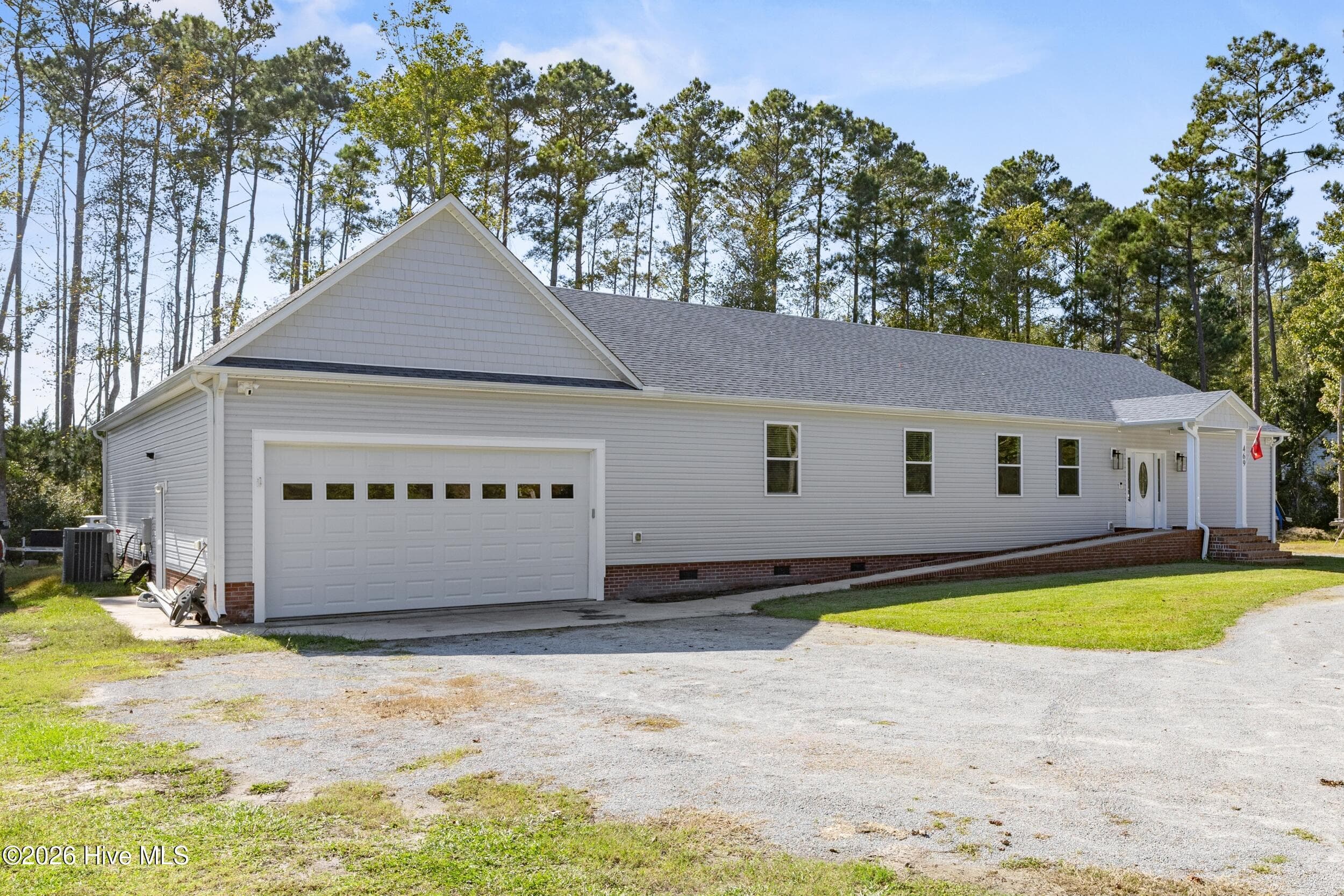 Single Family Residence at 469 West Firetower Road, Swansboro, NC 28584, photo 4 of 56