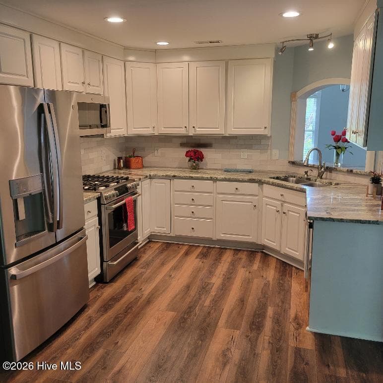 Single Family Residence at 3131 Cleere Court, Greenville, NC 27858, photo 10 of 42