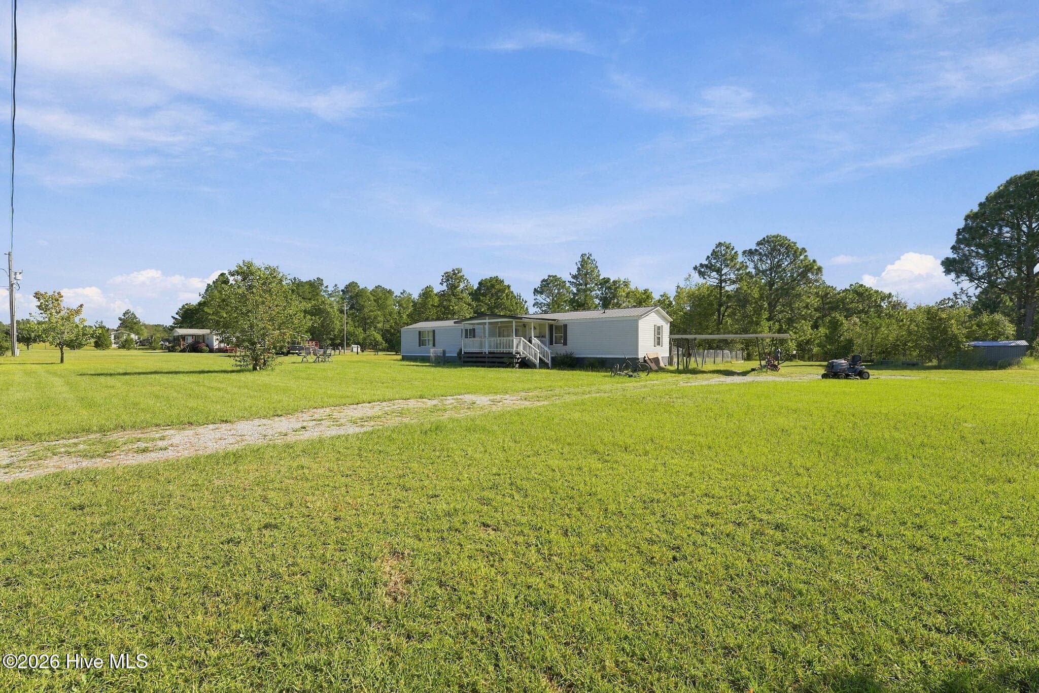 Manufactured Home at 135 Meadow Lane, Hamlet, NC 28345, photo 7 of 38