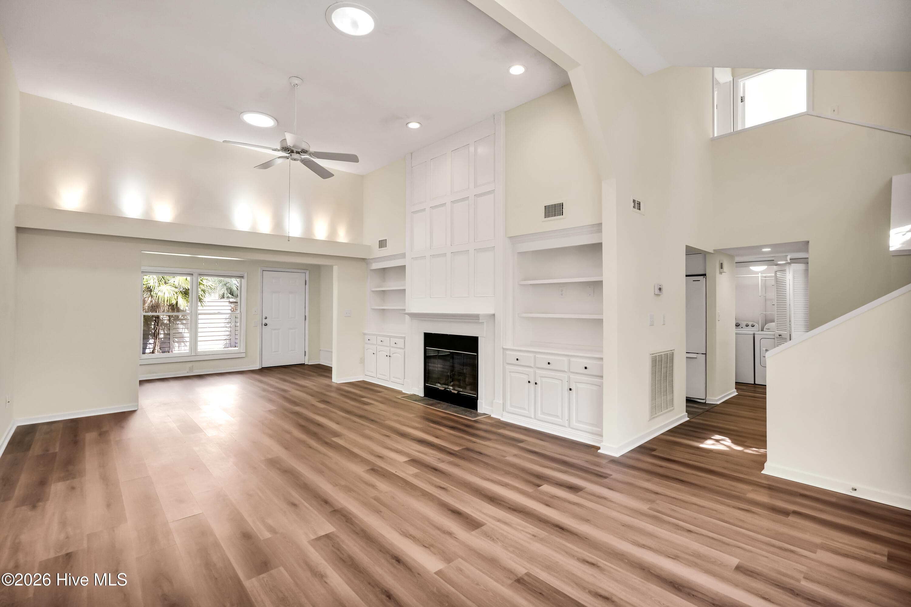 Townhouse at 1433 Villa Place E, Wilmington, NC 28409, photo 6 of 53