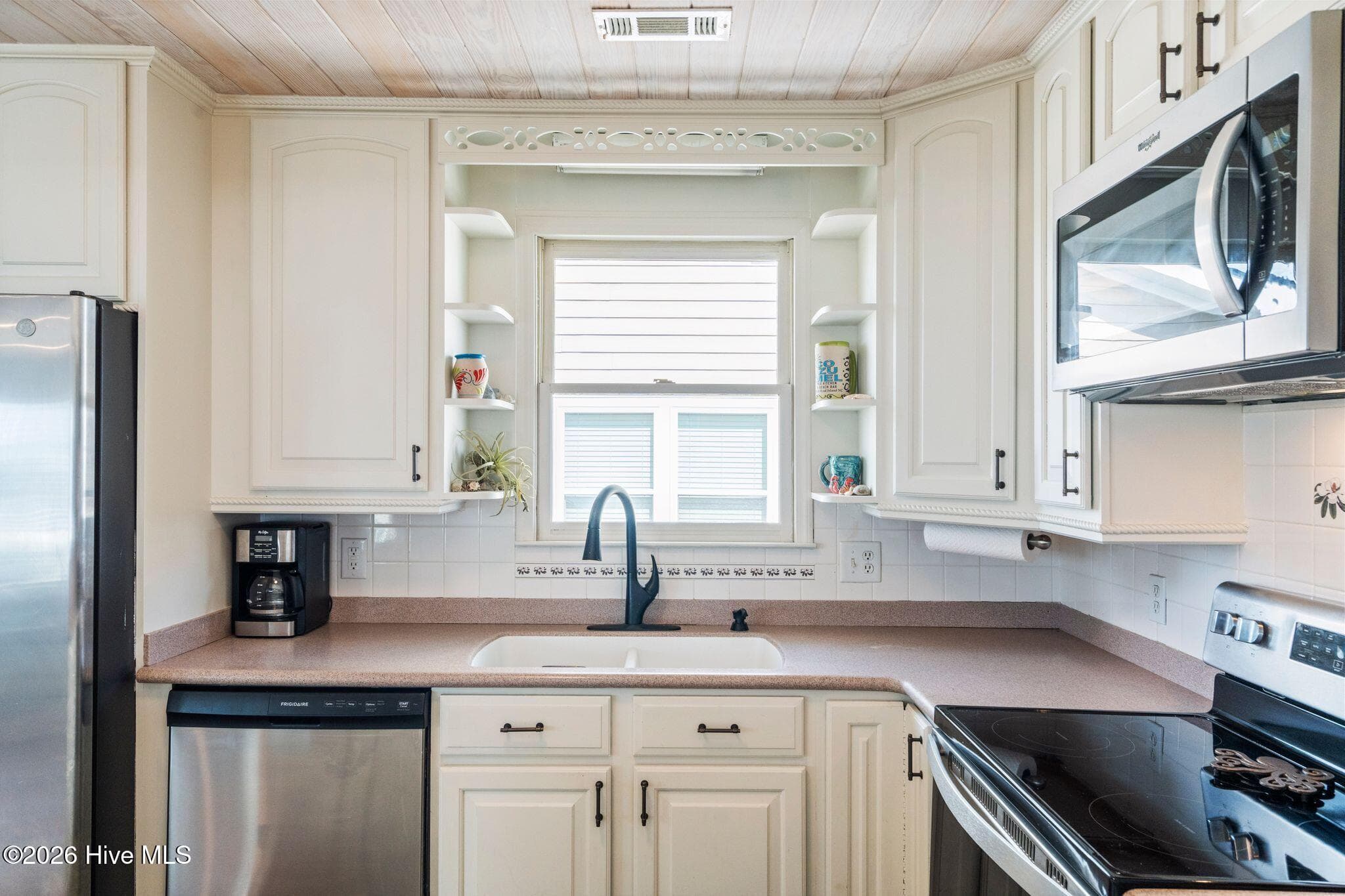 Single Family Residence at 186 Sailfish Drive, Holden Beach, NC 28462, Holden Beach, photo 25 of 50