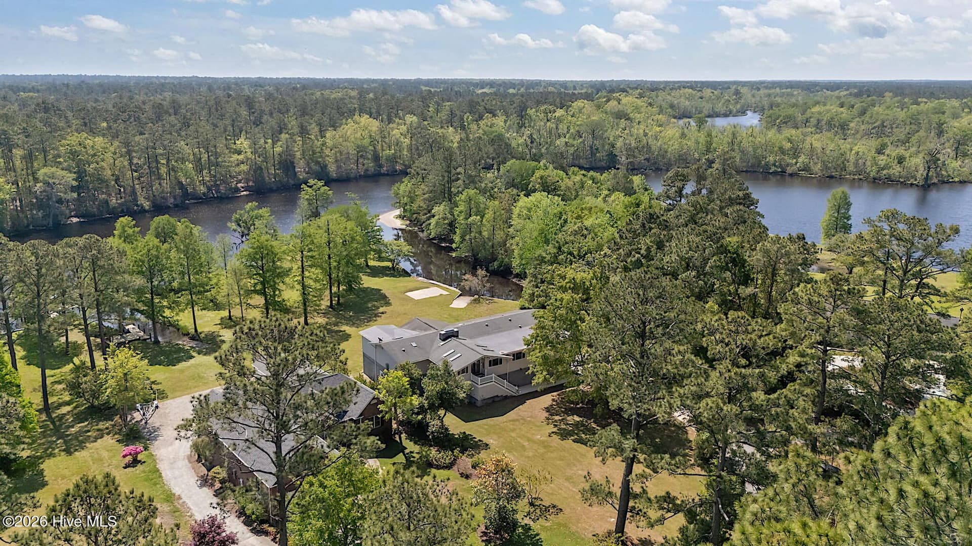 244 Shoreline Drive, New Bern, NC 28562