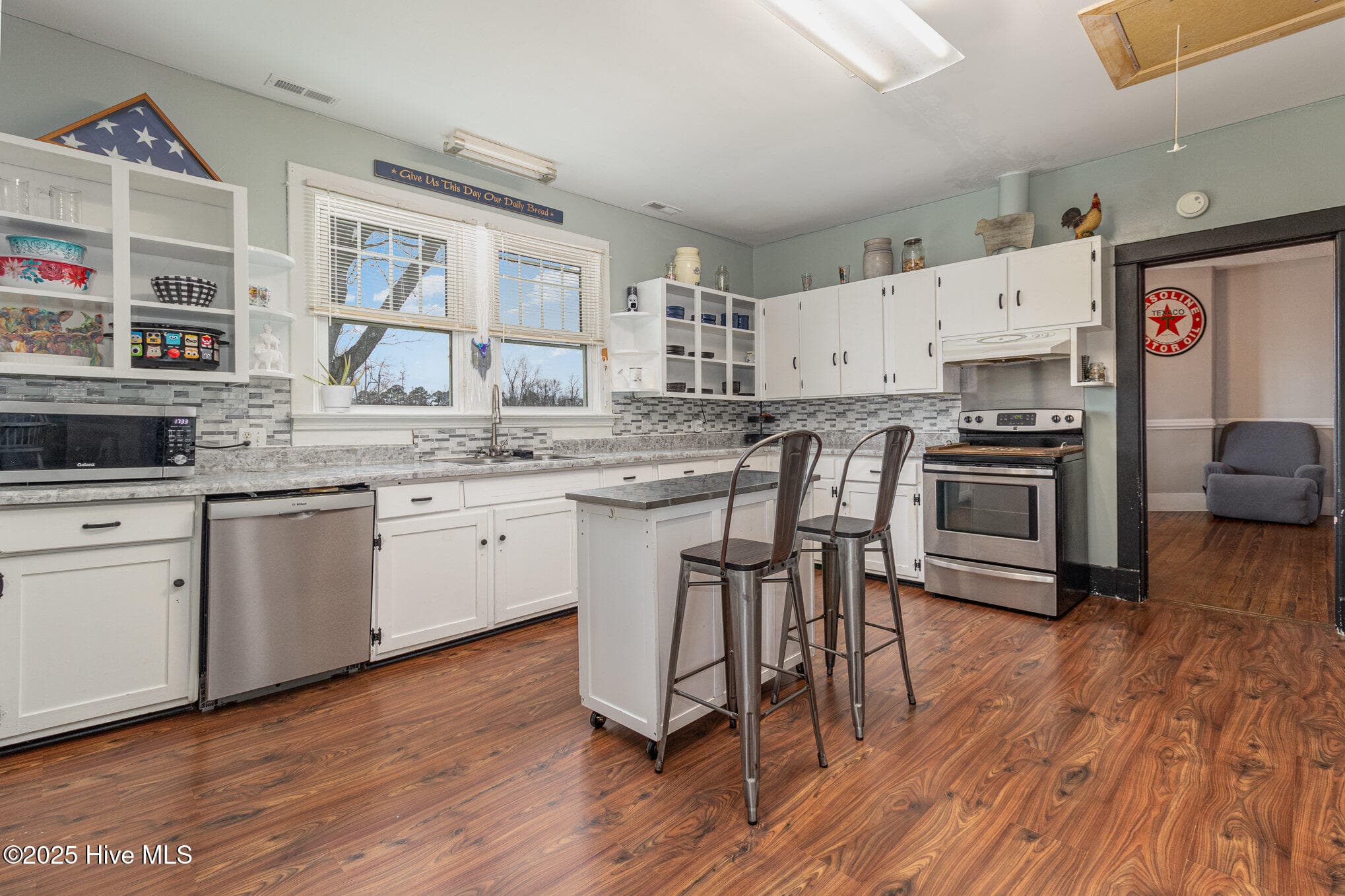 Single Family Residence at 3235 Us Highway 13 Highway S, Goldsboro, NC 27530, photo 14 of 32