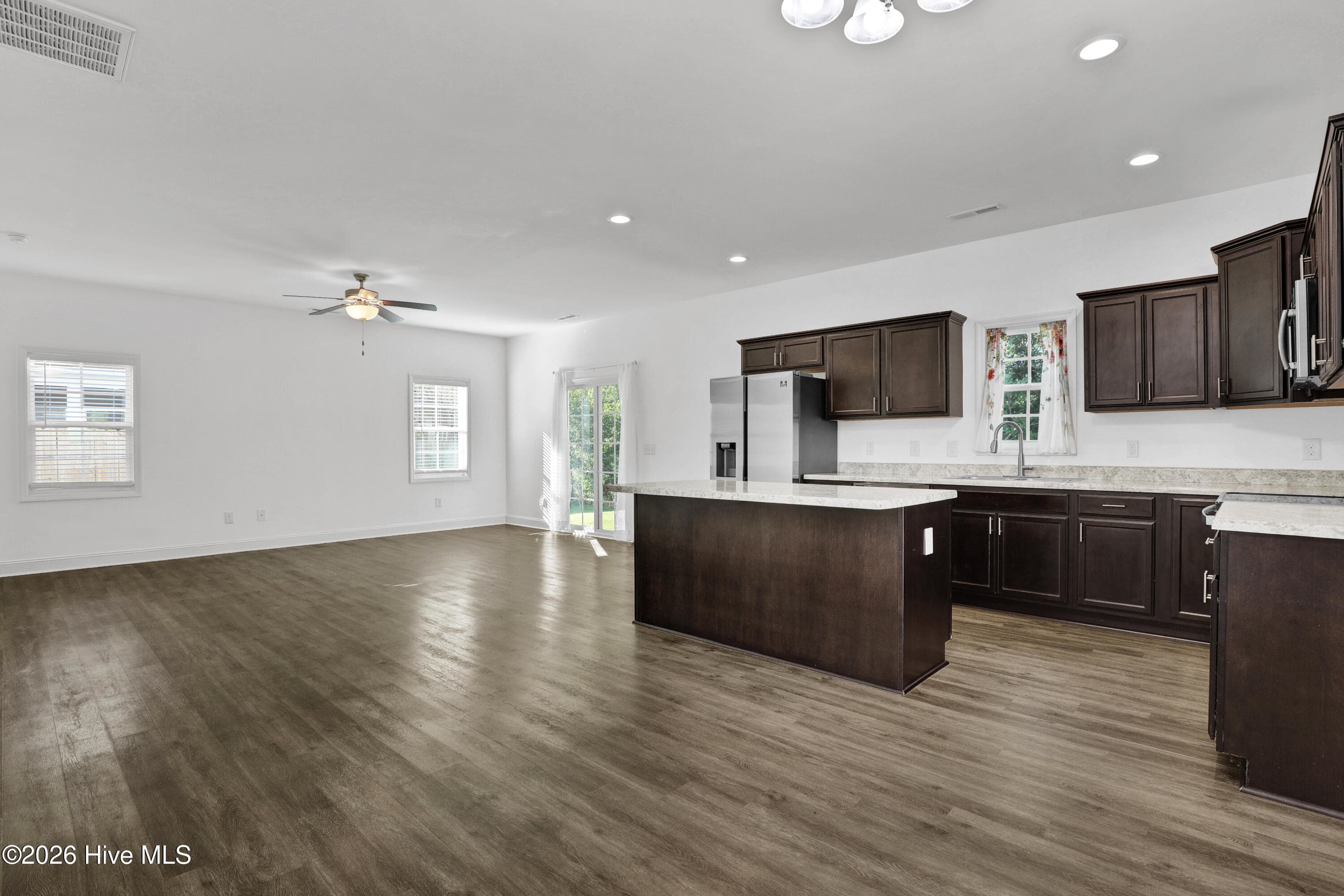 Single Family Residence at 512 Everett Glades, Sneads Ferry, NC 28460, photo 21 of 68