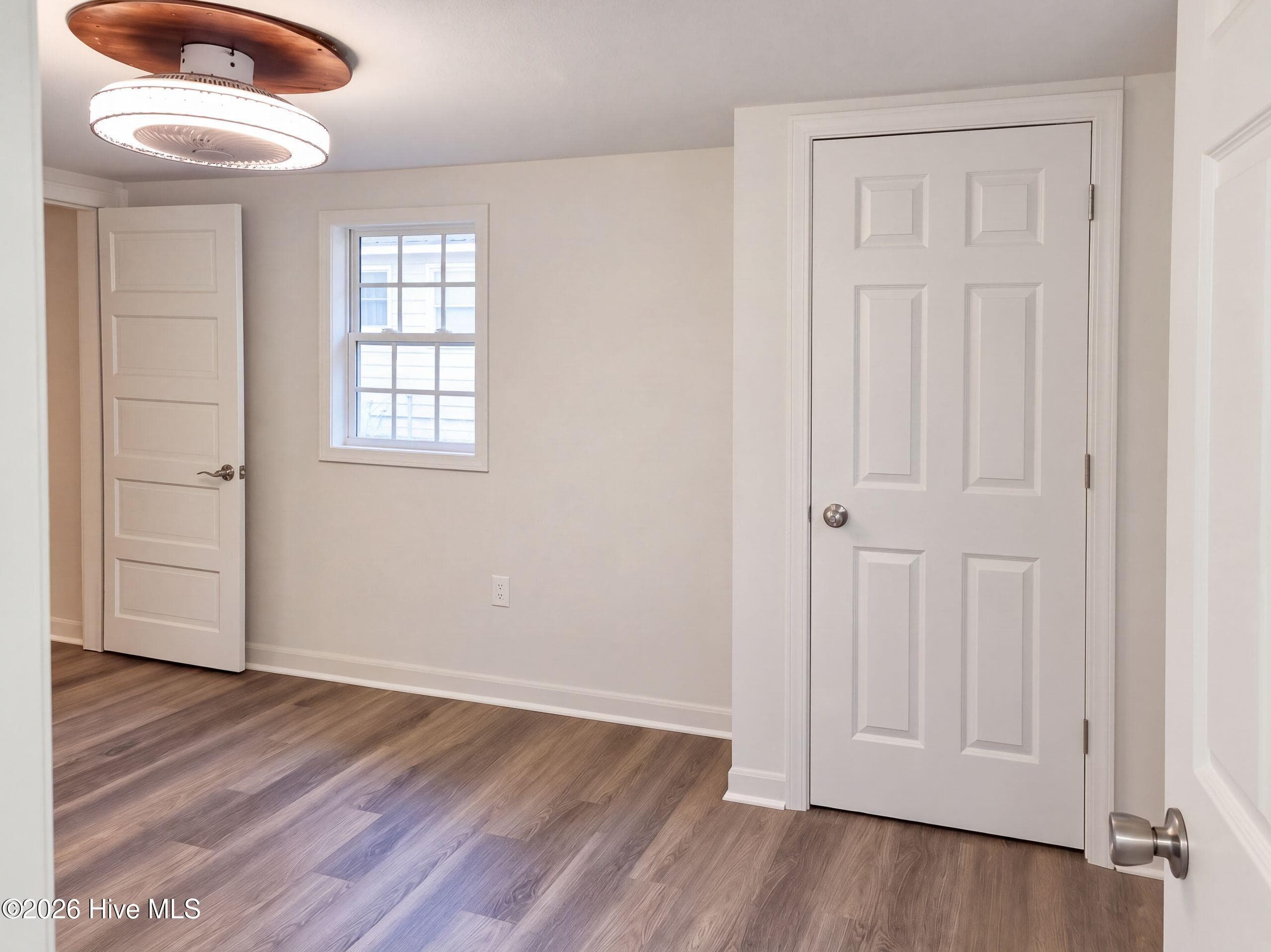 Single Family Residence at 206 N Poplar Street E, New Bern, NC 28560, New Bern, photo 10 of 14
