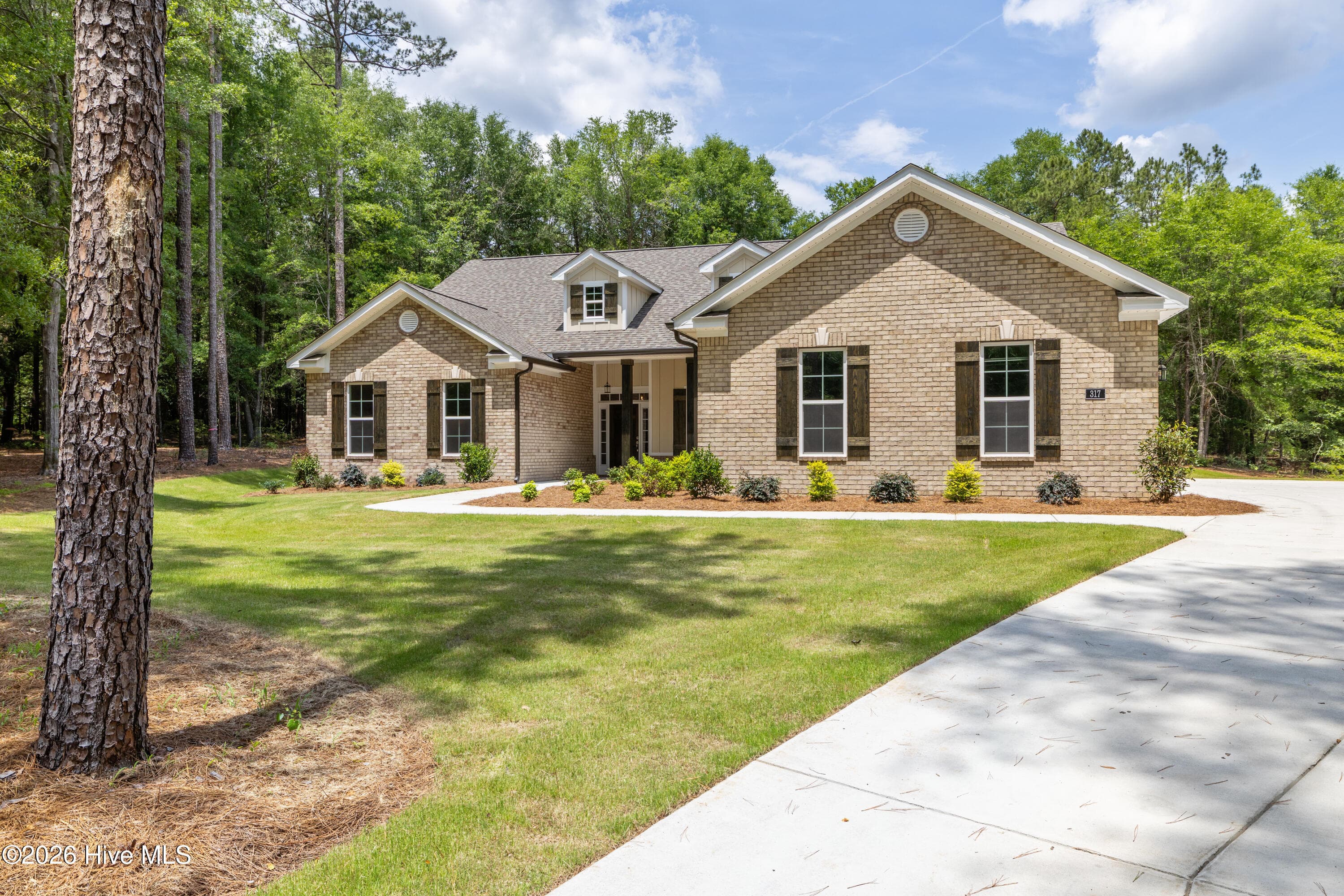 Single Family Residence at 317 Merrifield Court, Aiken, SC 29803, photo 8 of 85