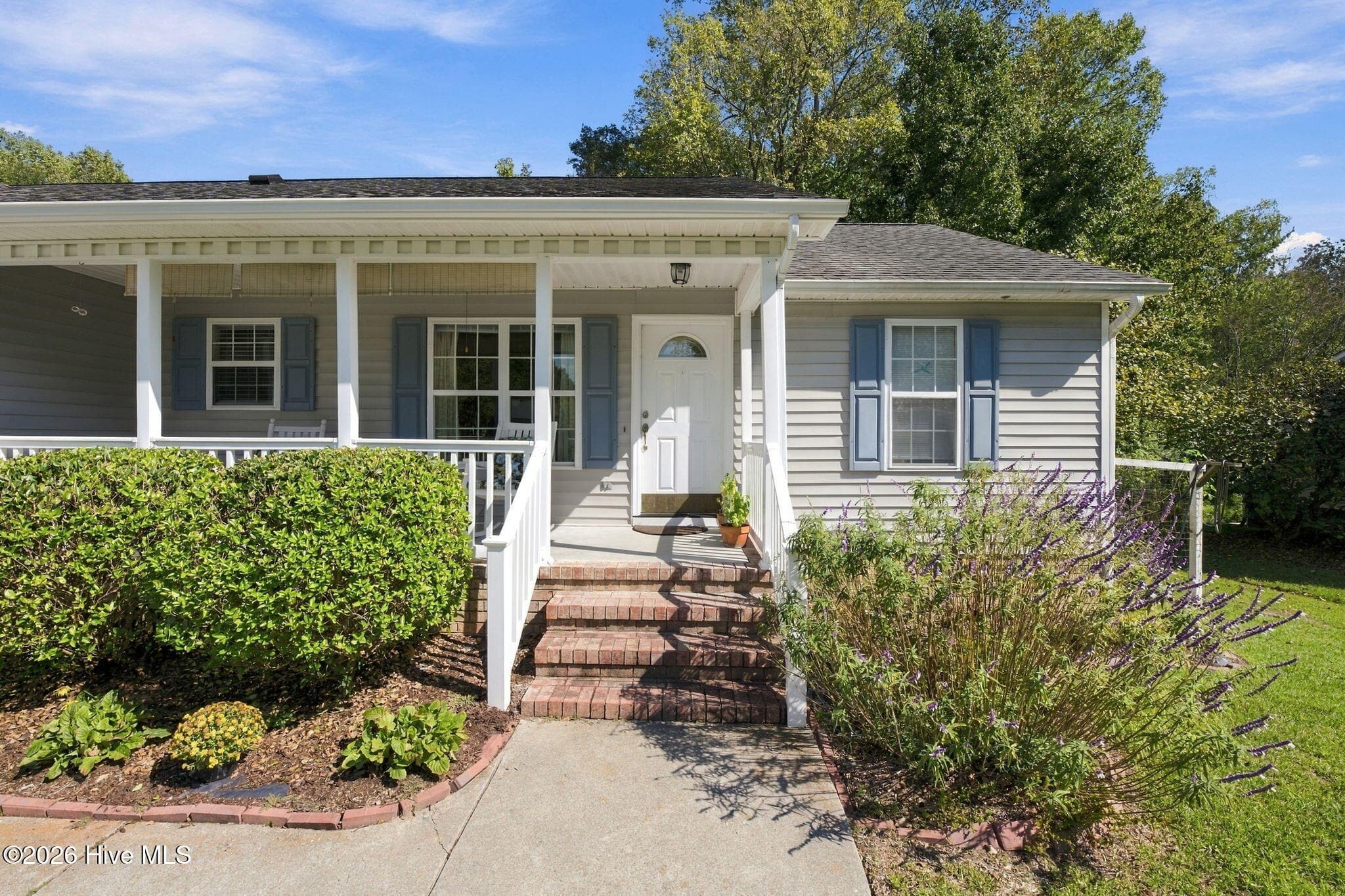 Single Family Residence at 3910 Yarmouth Road, New Bern, NC 28562, photo 6 of 40