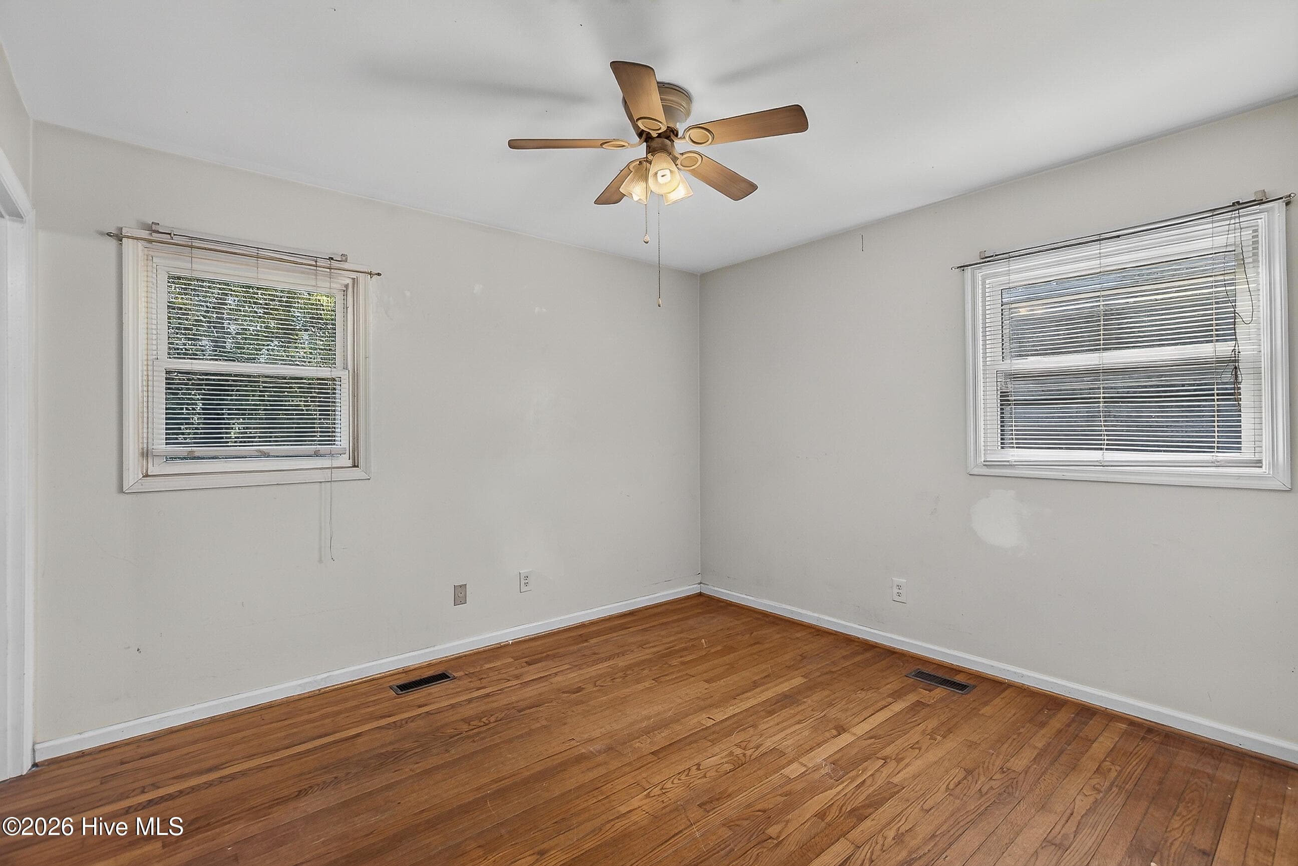 Single Family Residence at 115 Shamrock Drive, Jacksonville, NC 28540, photo 17 of 38