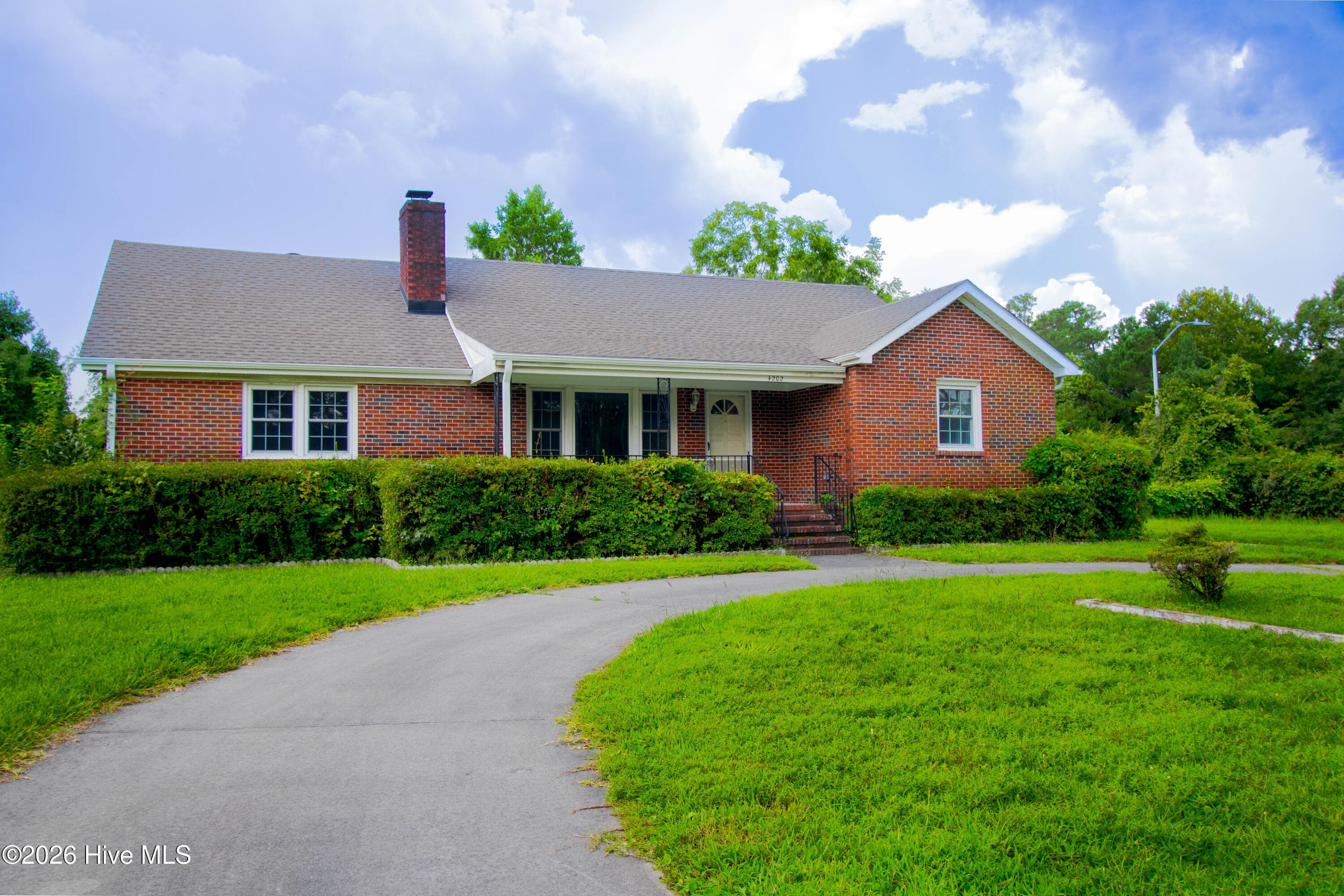 Single Family Residence at 4202 Dewitt Road, Wilmington, NC 28405, photo 2 of 26