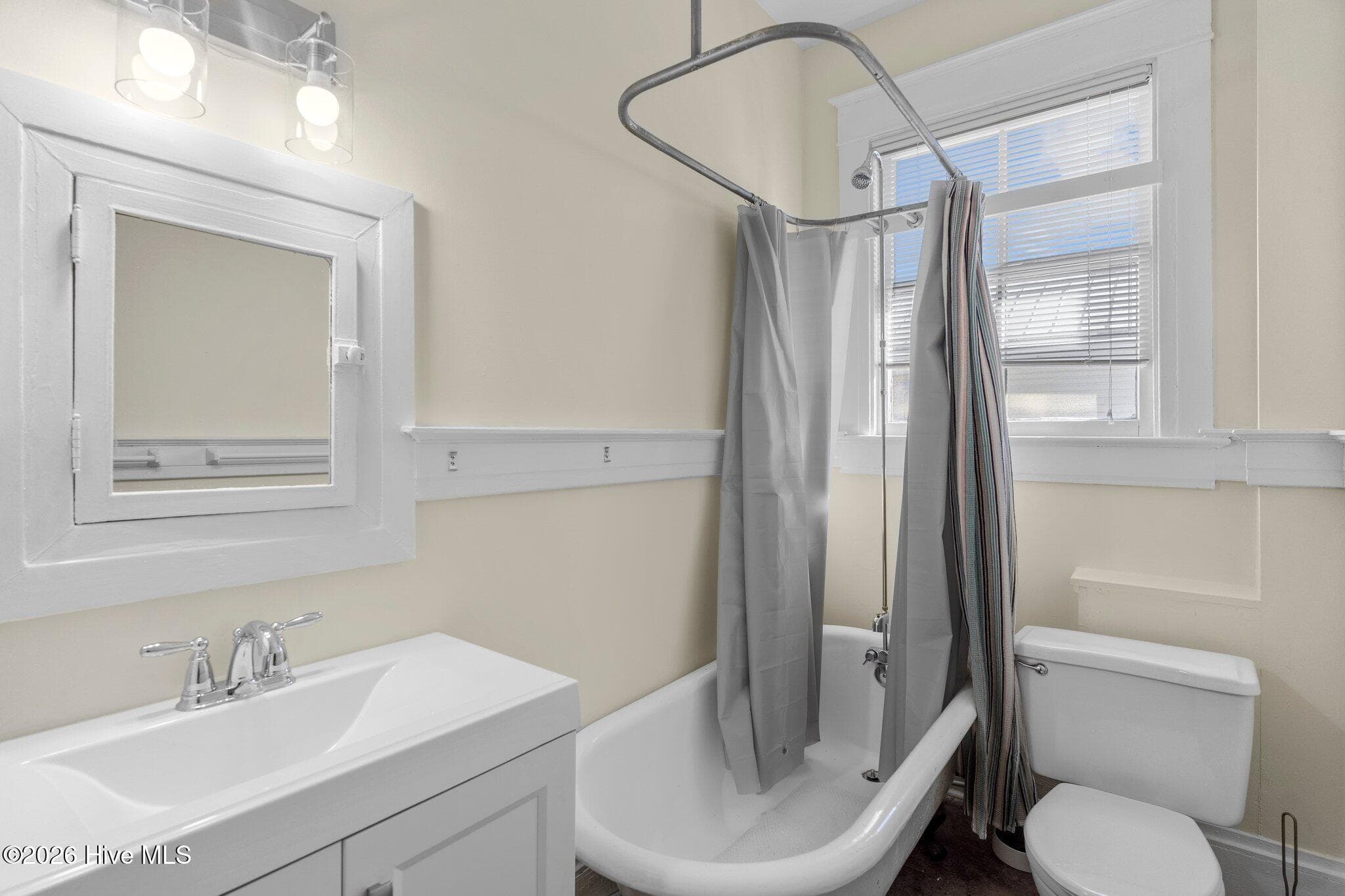 2nd Floor Unit - Bathroom featuring claw-foot tub - 312 Church Street, Wilmington, NC 28401