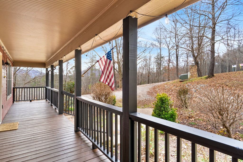 Single Family Residence at 202 Bell Orchard Drive, Hayesville, NC 28904, photo 5 of 43