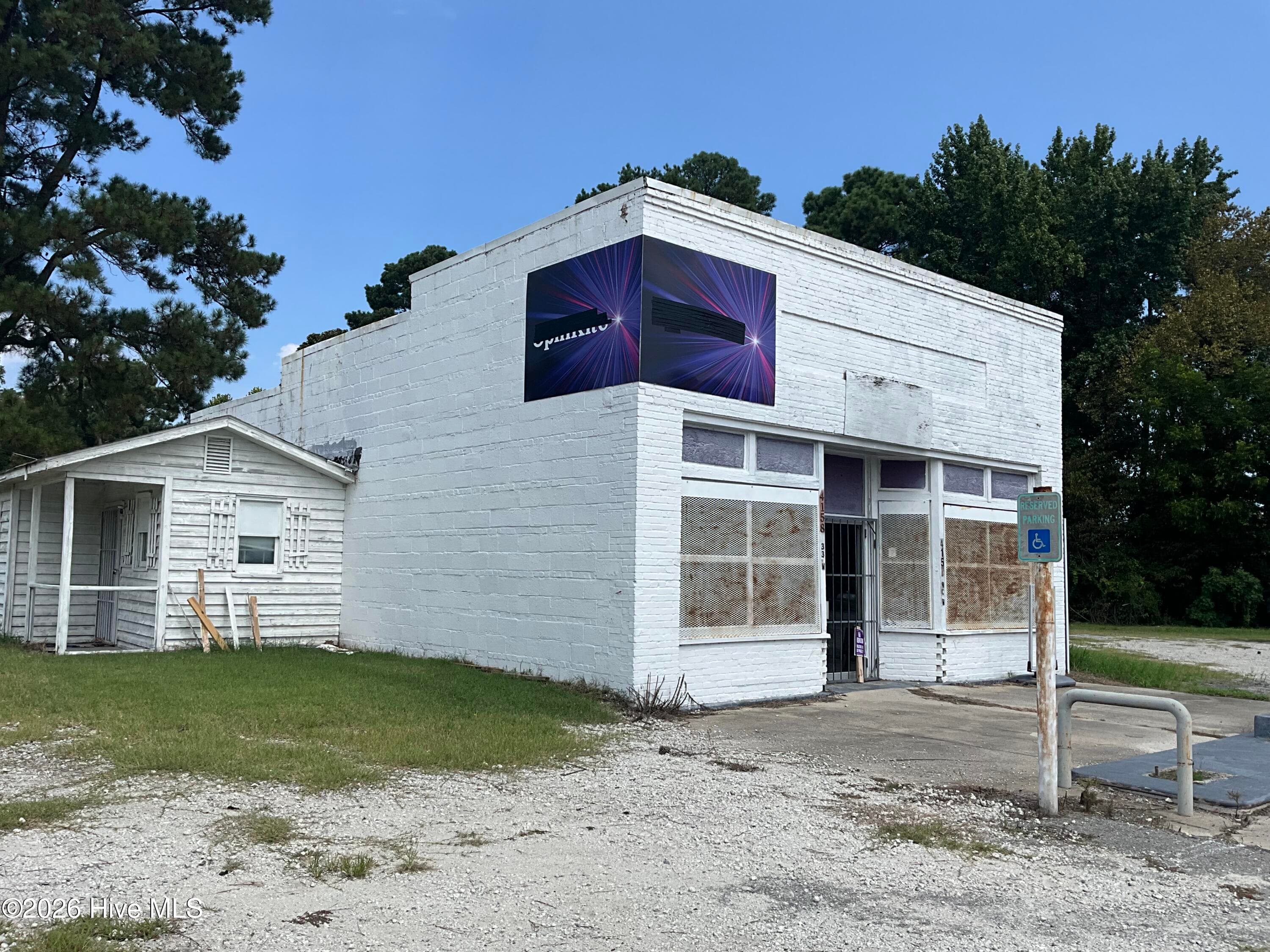 4158 Carolina 33, Greenville, NC 27834