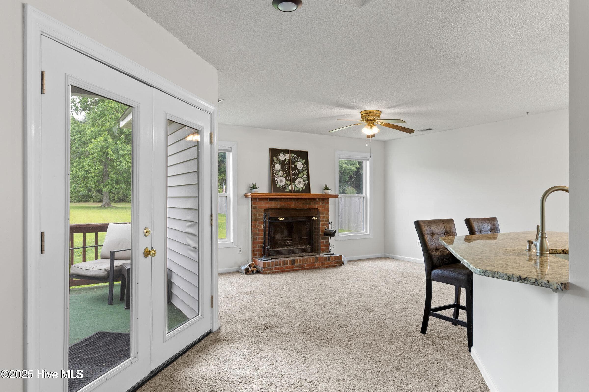 Single Family Residence at 510 Greenfield Place, Sneads Ferry, NC 28460, photo 6 of 23