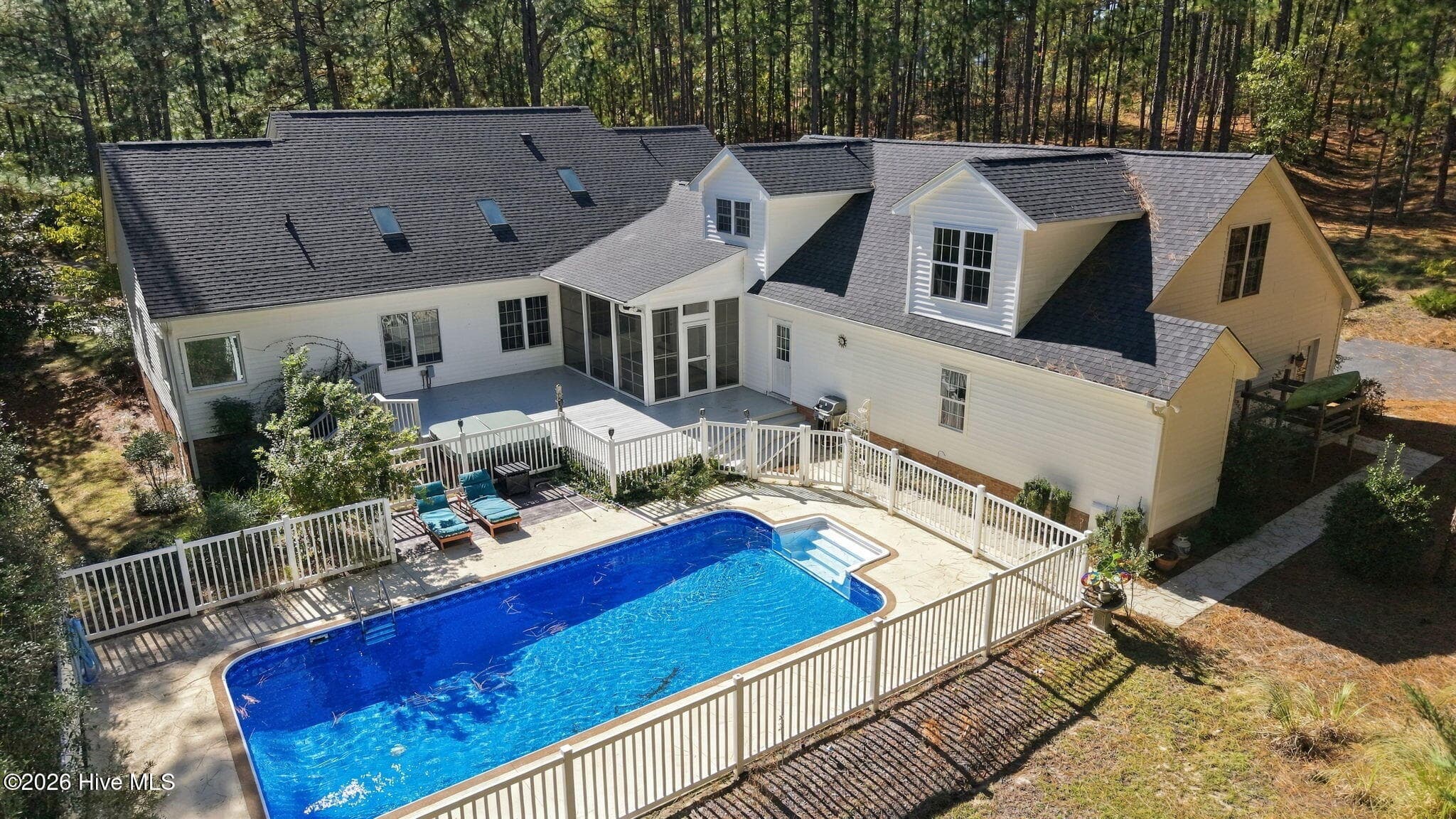 104 McCracken Drive Swimming Pool, Hot Tub and Decks - 104 Mccracken Drive, West End, NC 27376