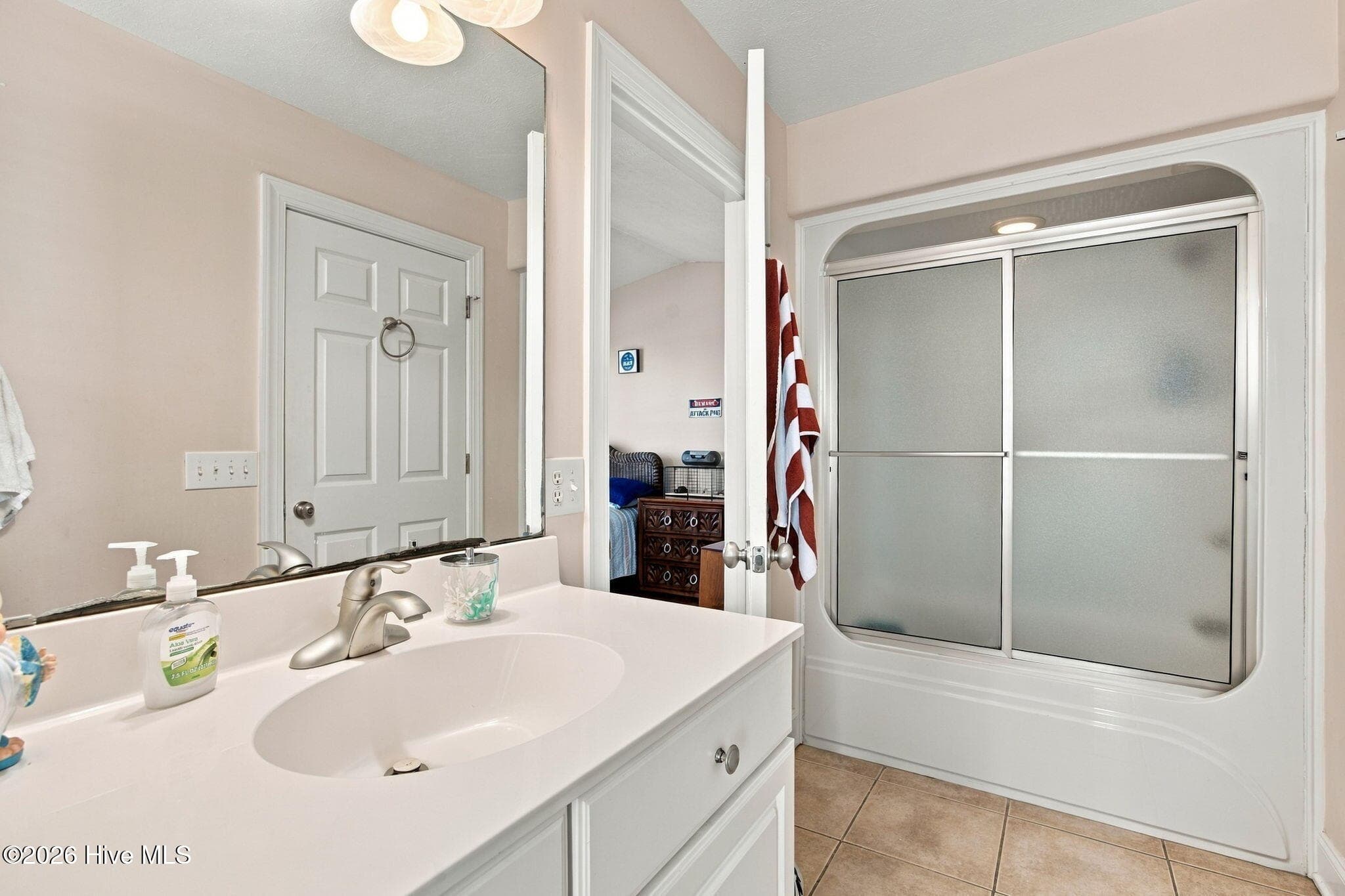 Second Level Jack & Jill Bath - 134 Ocean Boulevard E, Holden Beach, NC 28462, Holden Beach