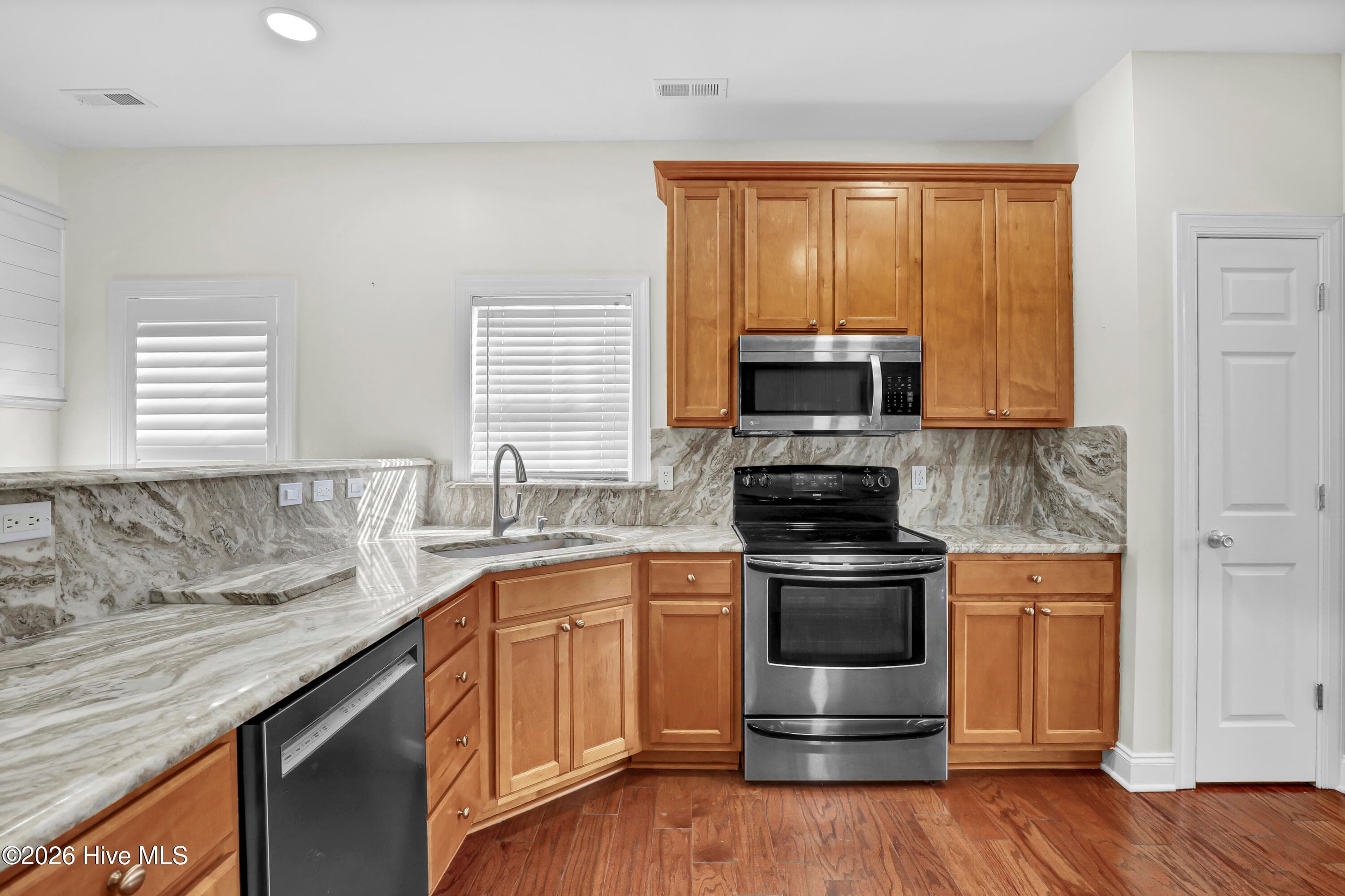 Townhouse at 103 Kiskadee Court, Hampstead, NC 28443, photo 10 of 45