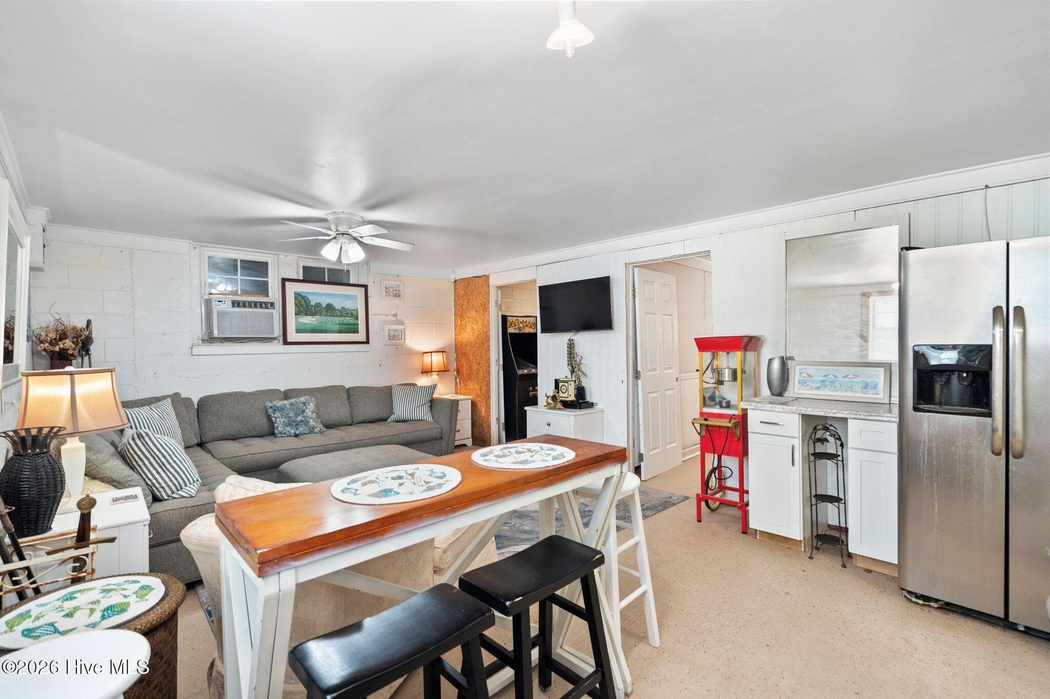 Single Family Residence at 805 Carolina Beach Avenue N, Carolina Beach, NC 28428, photo 6 of 9