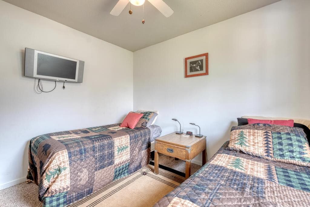 133 Underburg Lane, Franklin, NC 28734