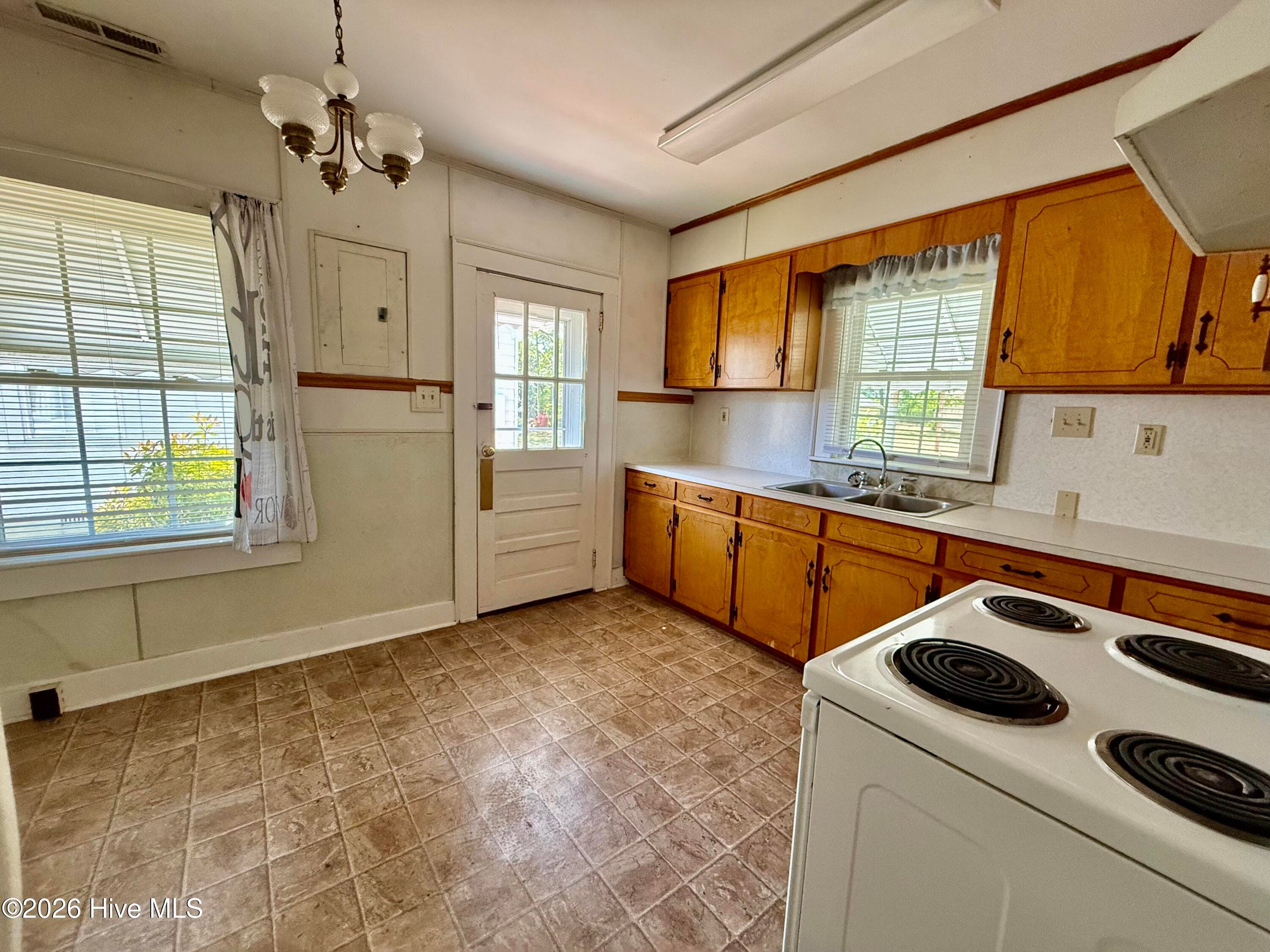 Single Family Residence at 407 Roberdel Road, Rockingham, NC 28379, photo 3 of 10
