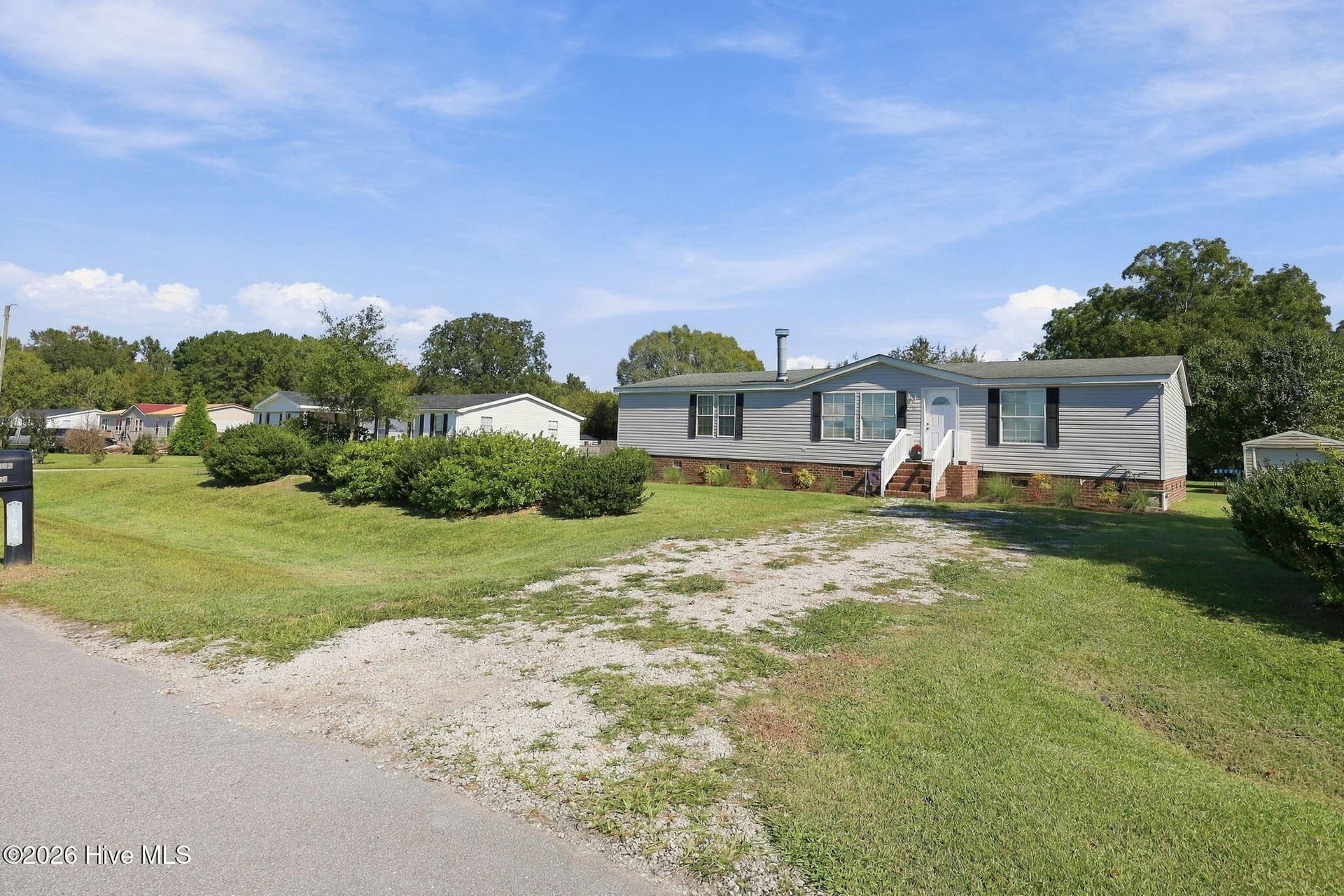 Manufactured Home at 102 Wildcat Court, Richlands, NC 28574, photo 8 of 55
