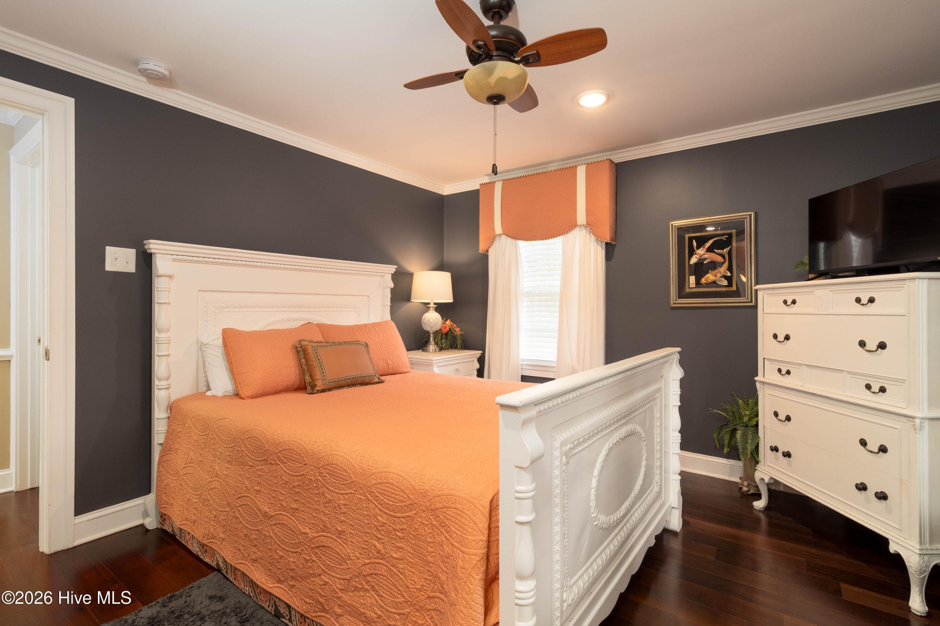 with en suite bath - 221 E Water Street, Edenton, NC 27932
