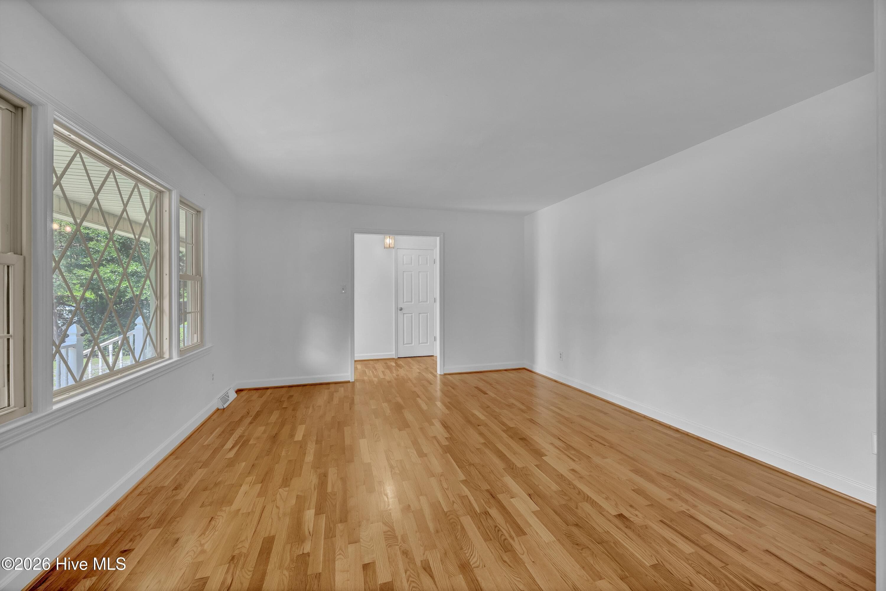 Single Family Residence at 5137 Clear Run Drive, Wilmington, NC 28403, photo 8 of 25