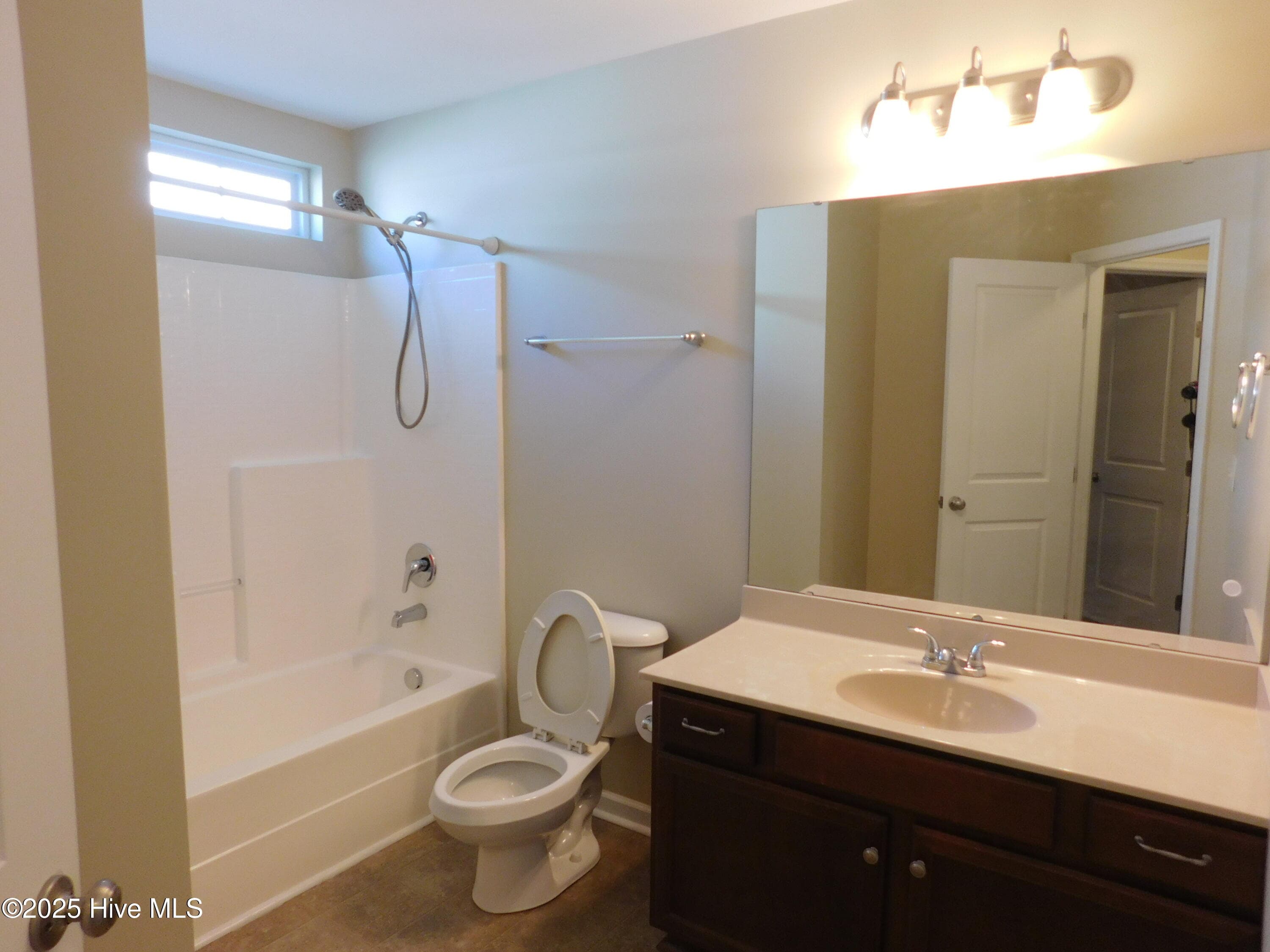 Single Family Residence at 107 Lynden Lane, New Bern, NC 28560, photo 17 of 21