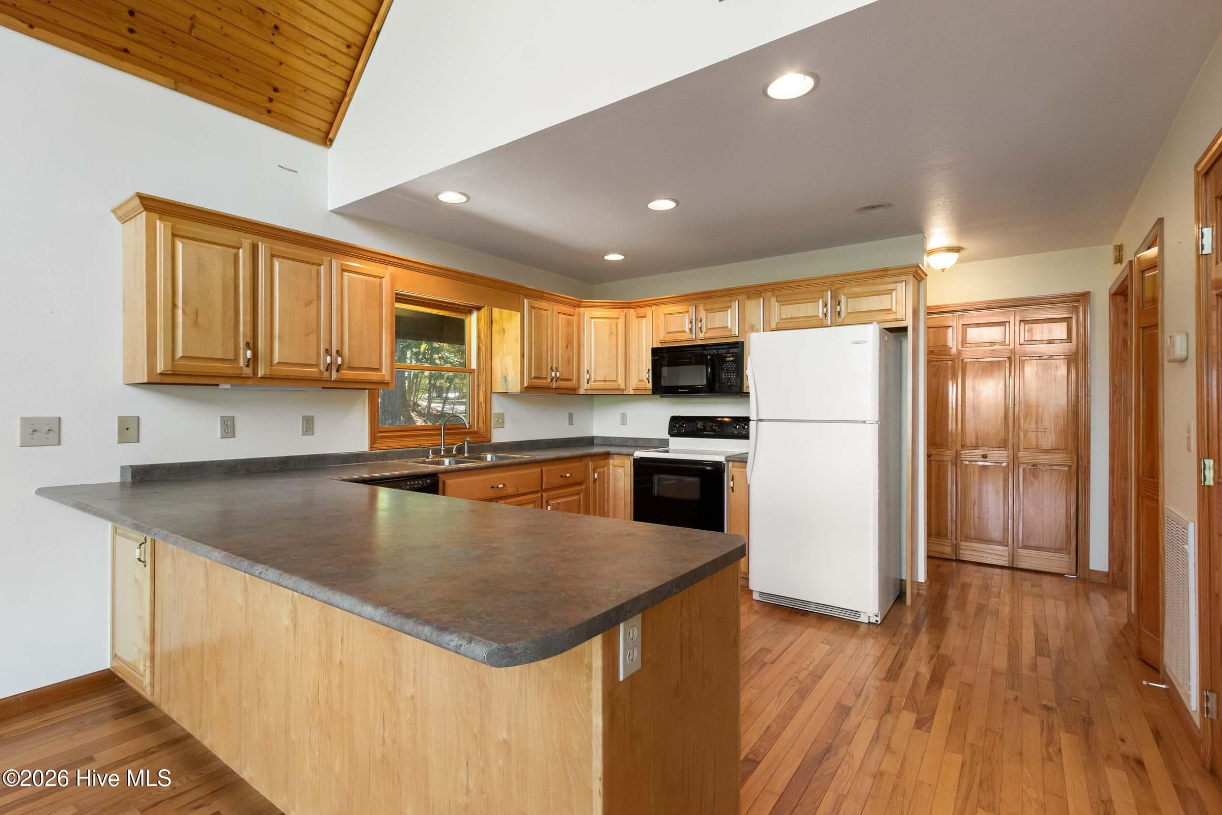 Single Family Residence at 75 Mountain Overlook Drive, Murphy, NC 28906, photo 20 of 80