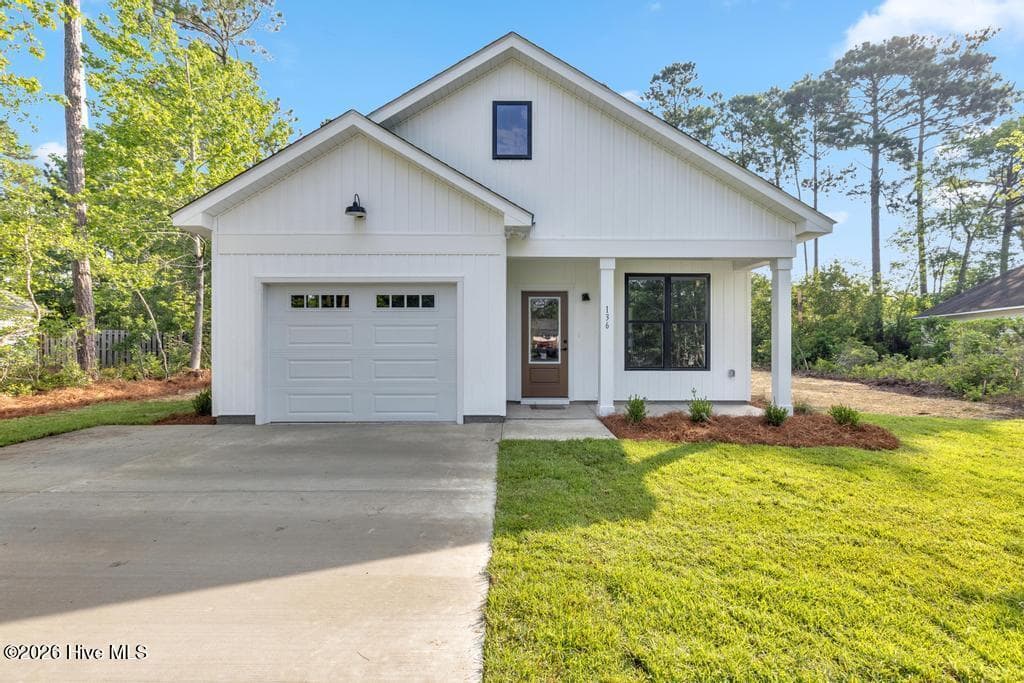 302 Pine Court, Hampstead, NC 28443