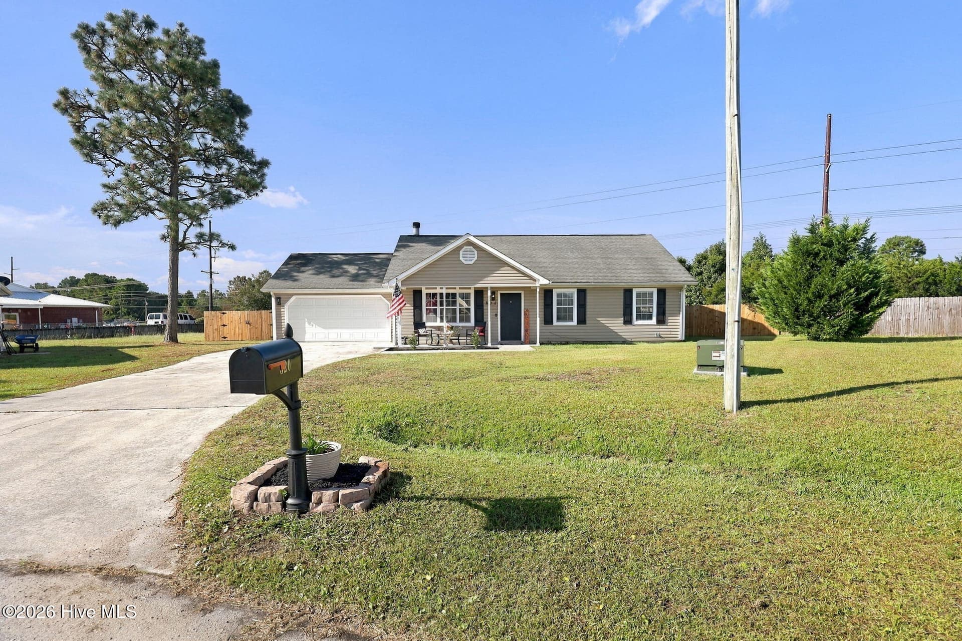 Single Family Residence at 320 Josie Court, Hubert, NC 28539, photo 5 of 41