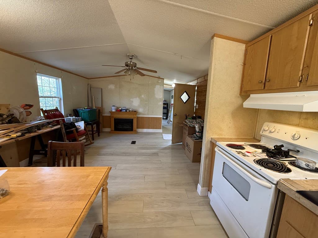 Manufactured Home at 108 Sue Lane, Murphy, NC 28906, Murphy, photo 5 of 14