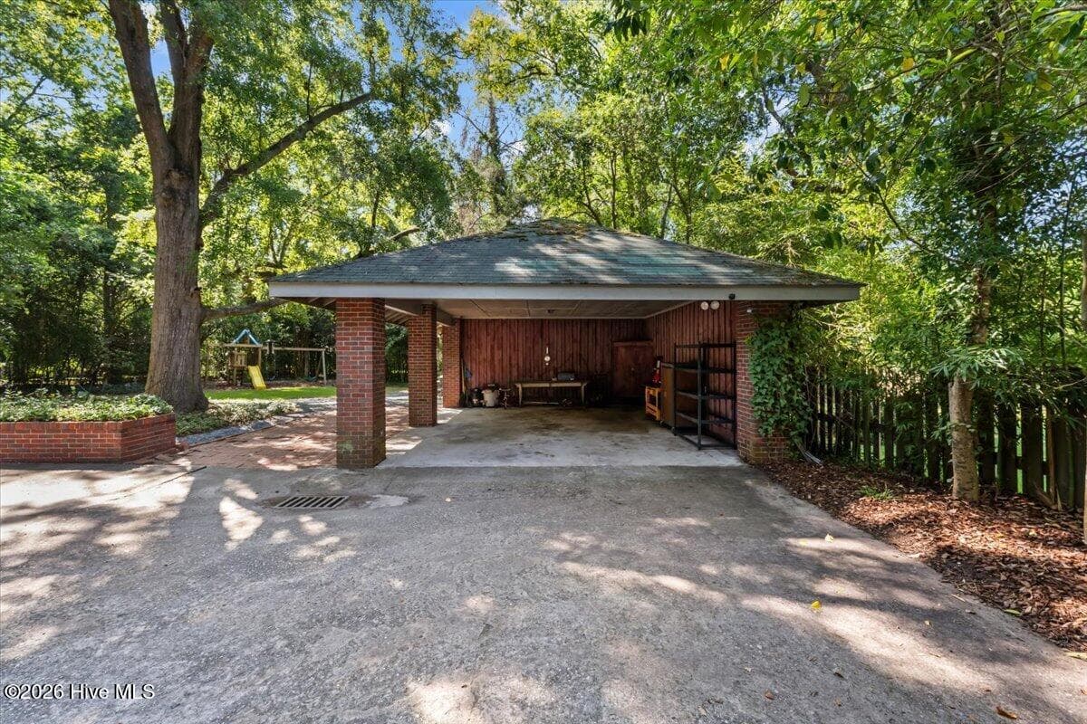 Single Family Residence at 618 Fayetteville Road, Rockingham, NC 28379, photo 5 of 7