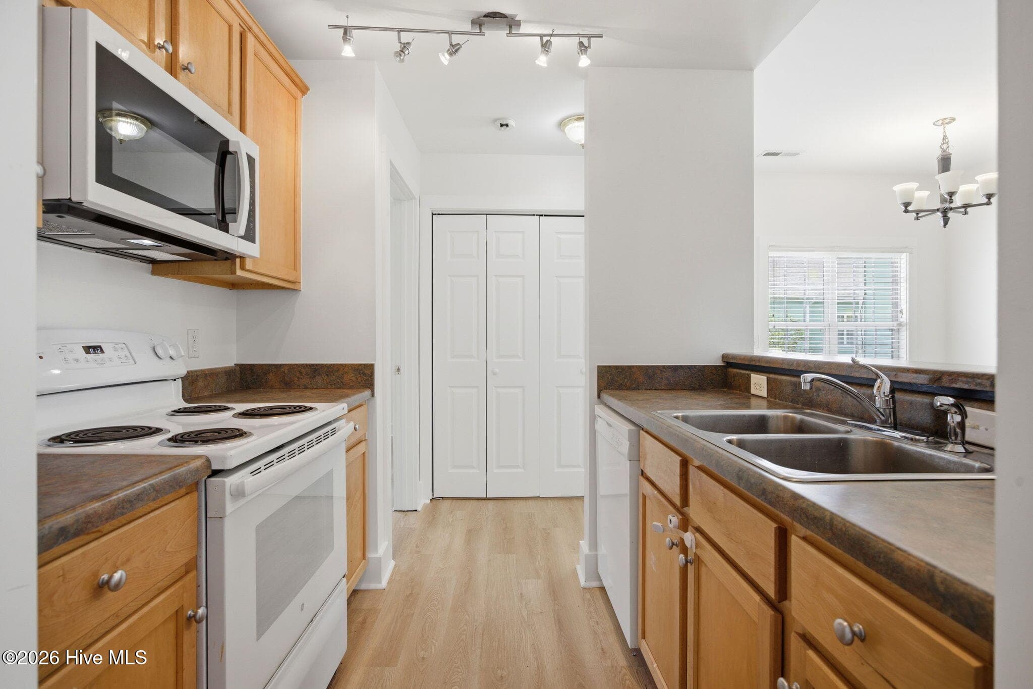 Condominium at 2308 Wrightsville Avenue Apt 202, Wilmington, NC 28403, photo 14 of 47