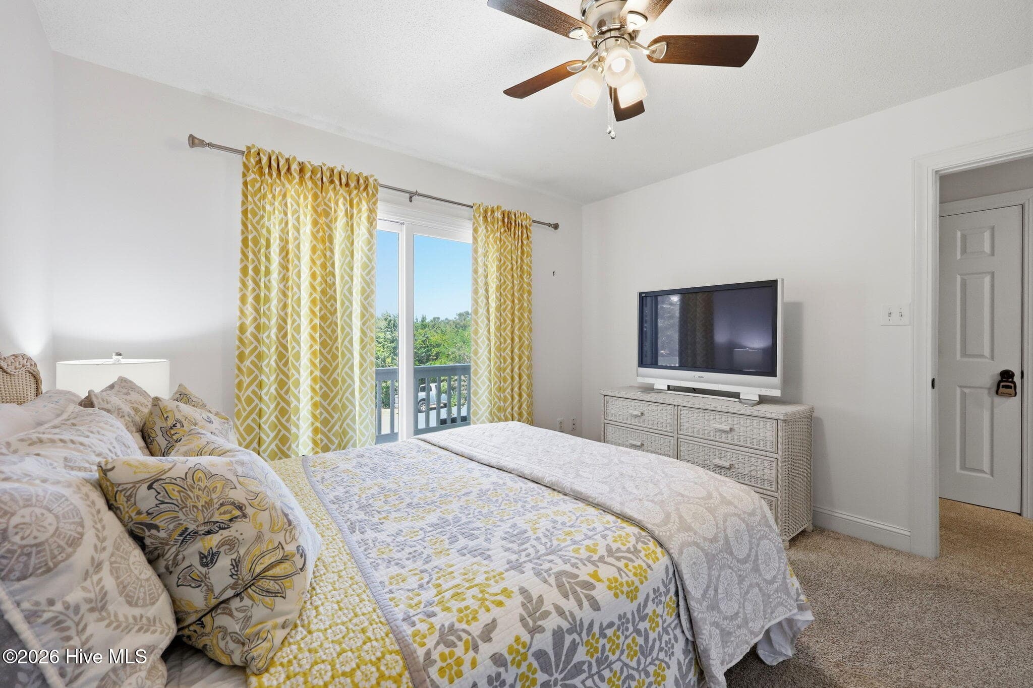 Townhouse at 9911 Chrissie Wright Court West, Emerald Isle, NC 28594, photo 29 of 38