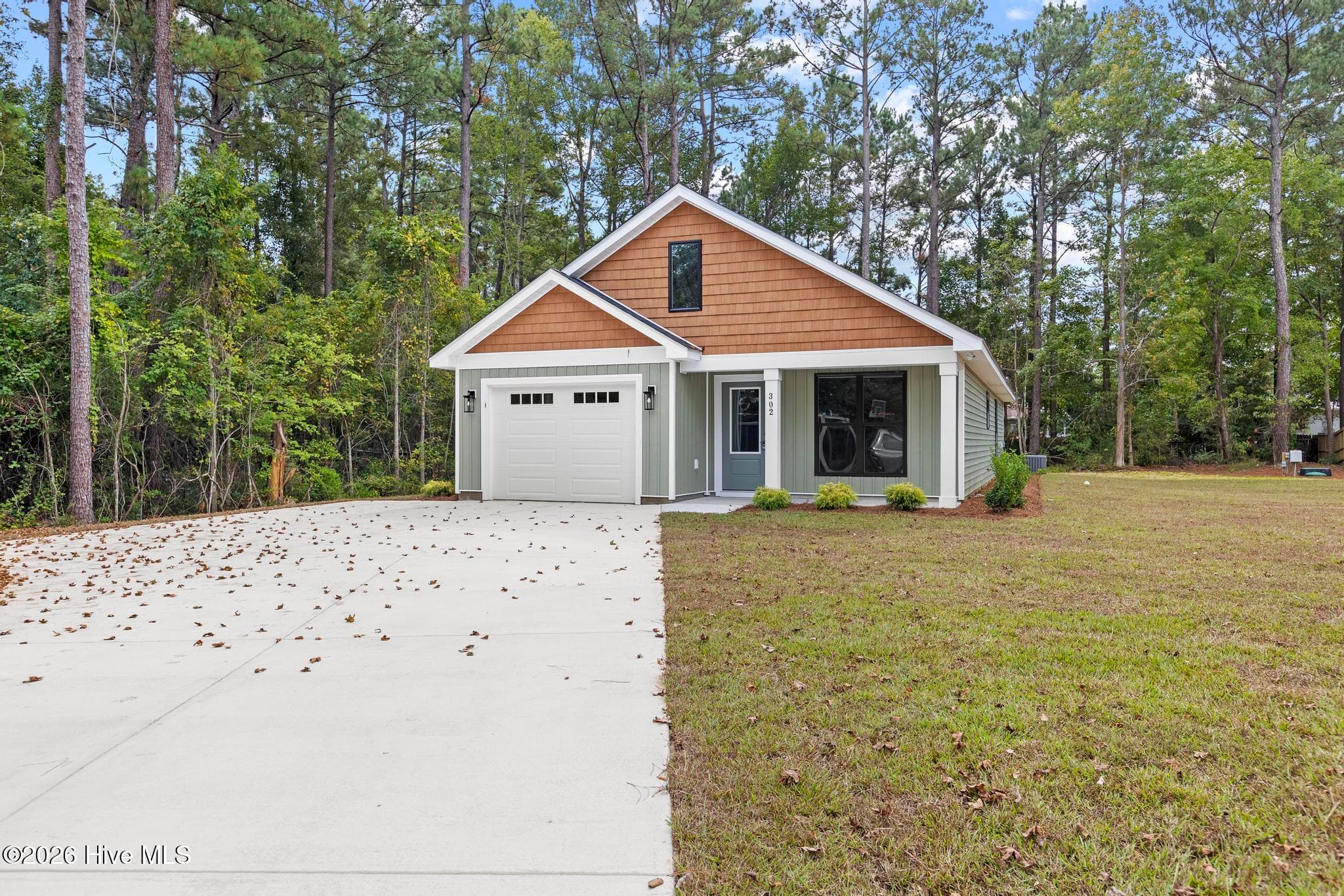 Single Family Residence at 302 Pine Court, Hampstead, NC 28443, photo 5 of 91
