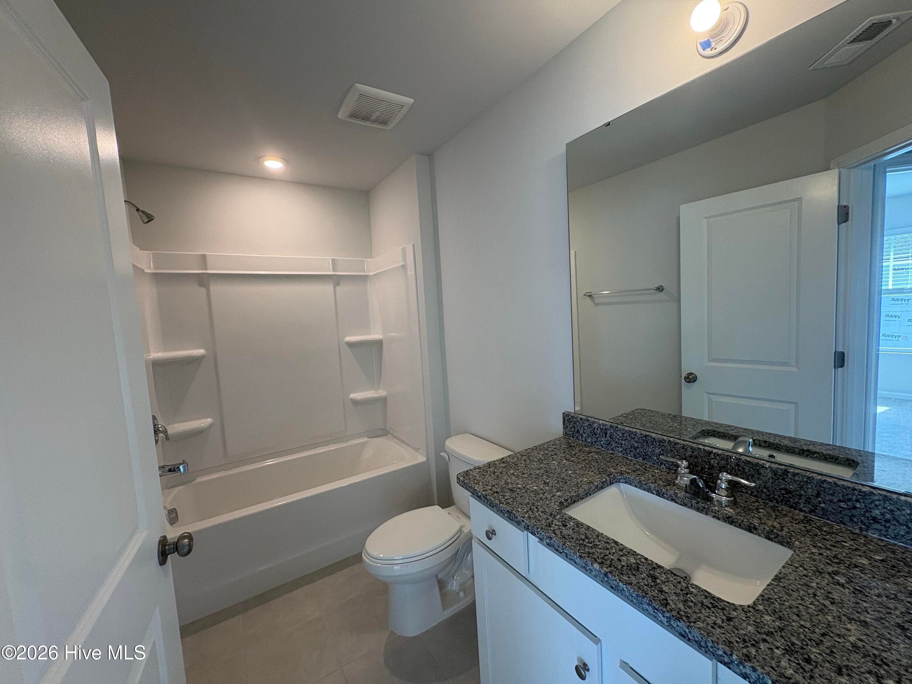 Secondary Bath - 233 Pelican Flight Loop, Wilmington, NC 28412